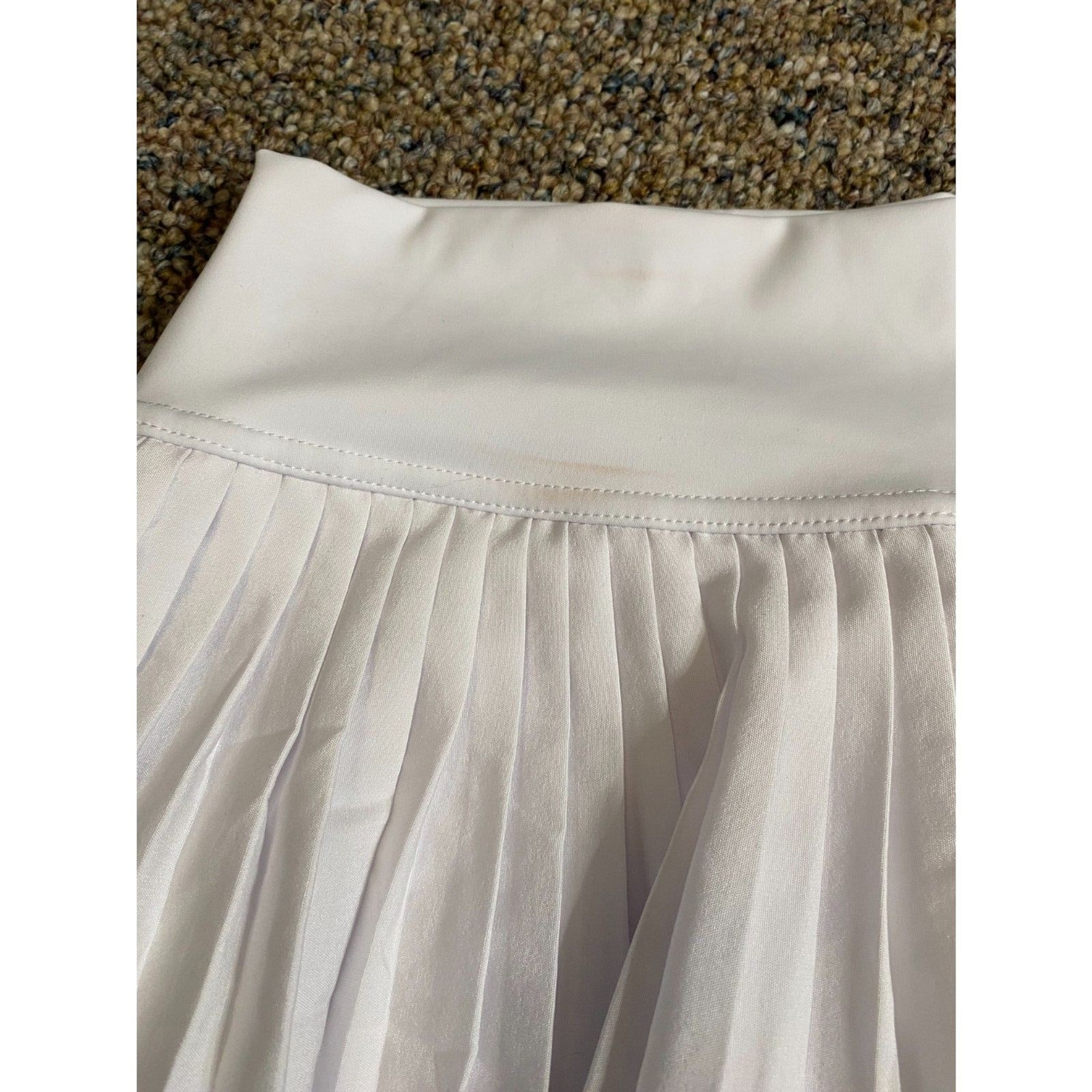 Womans White Medium Pleated Skort With Pockets