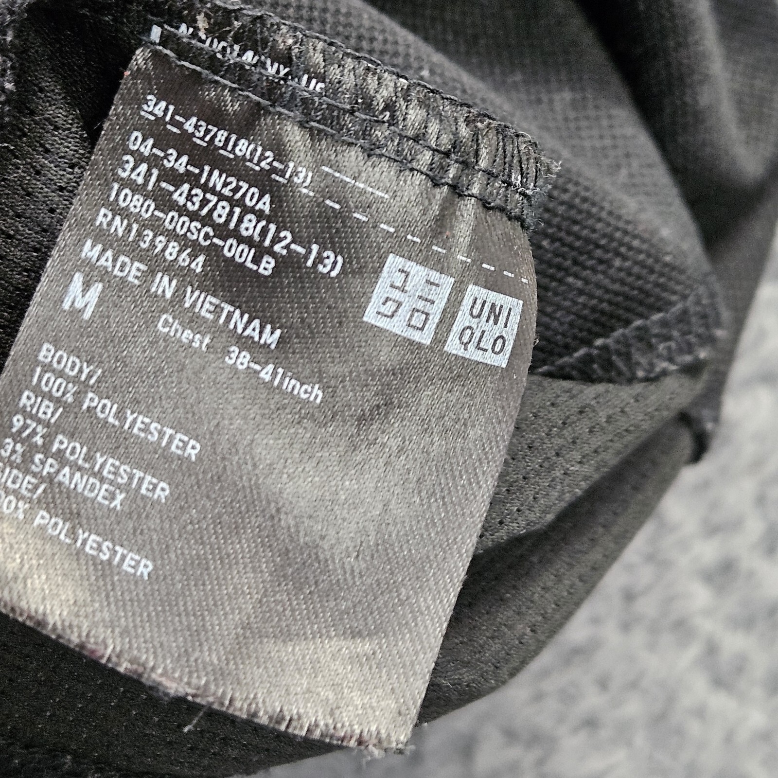 UNIQLO X Theory Dry-Ex Zip Polo Shirt Black Knit Medium *Small Stain