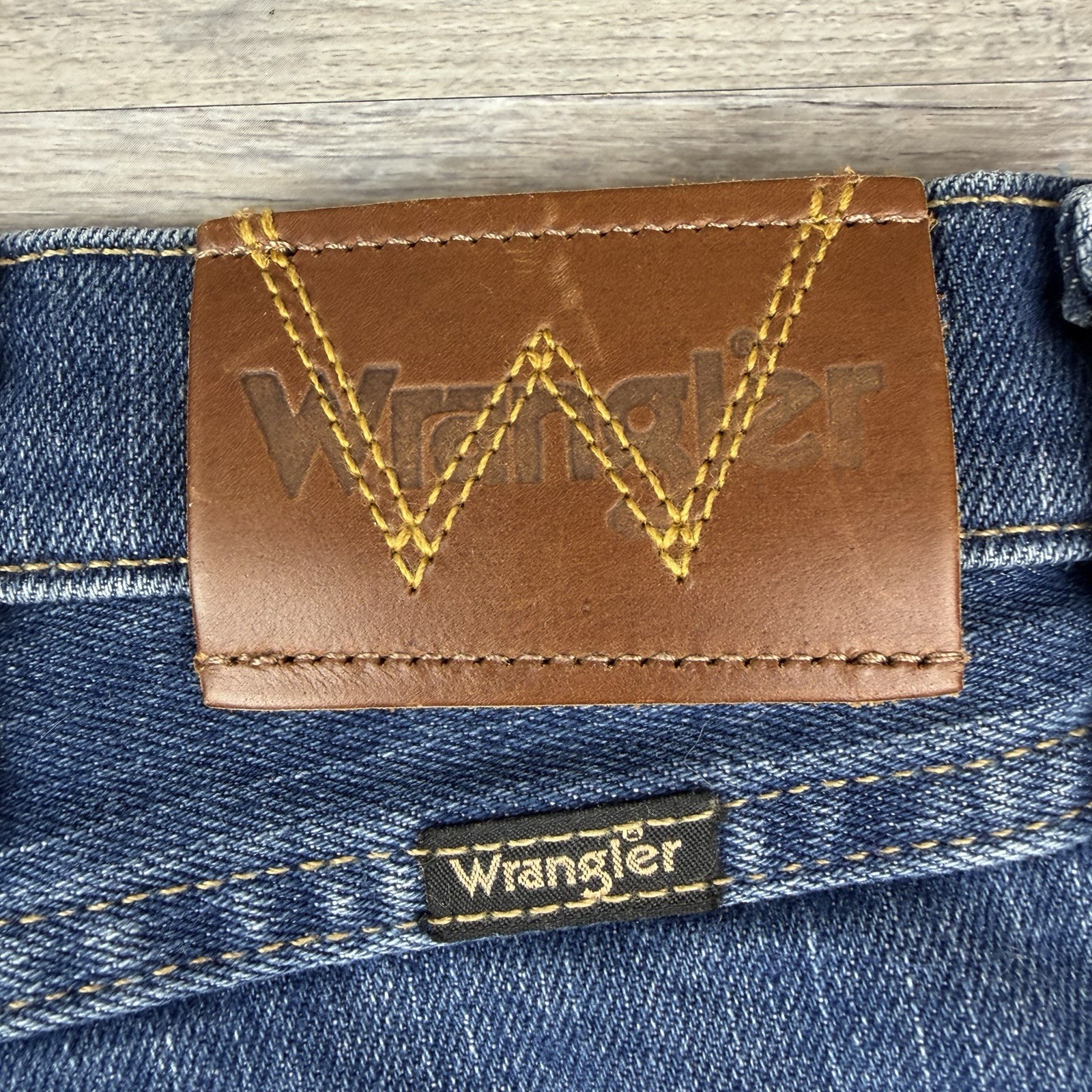 Genuine Wrangler Comfort Fit Men’s Jeans 38×30 Blue Denim Stretch MGW80DB