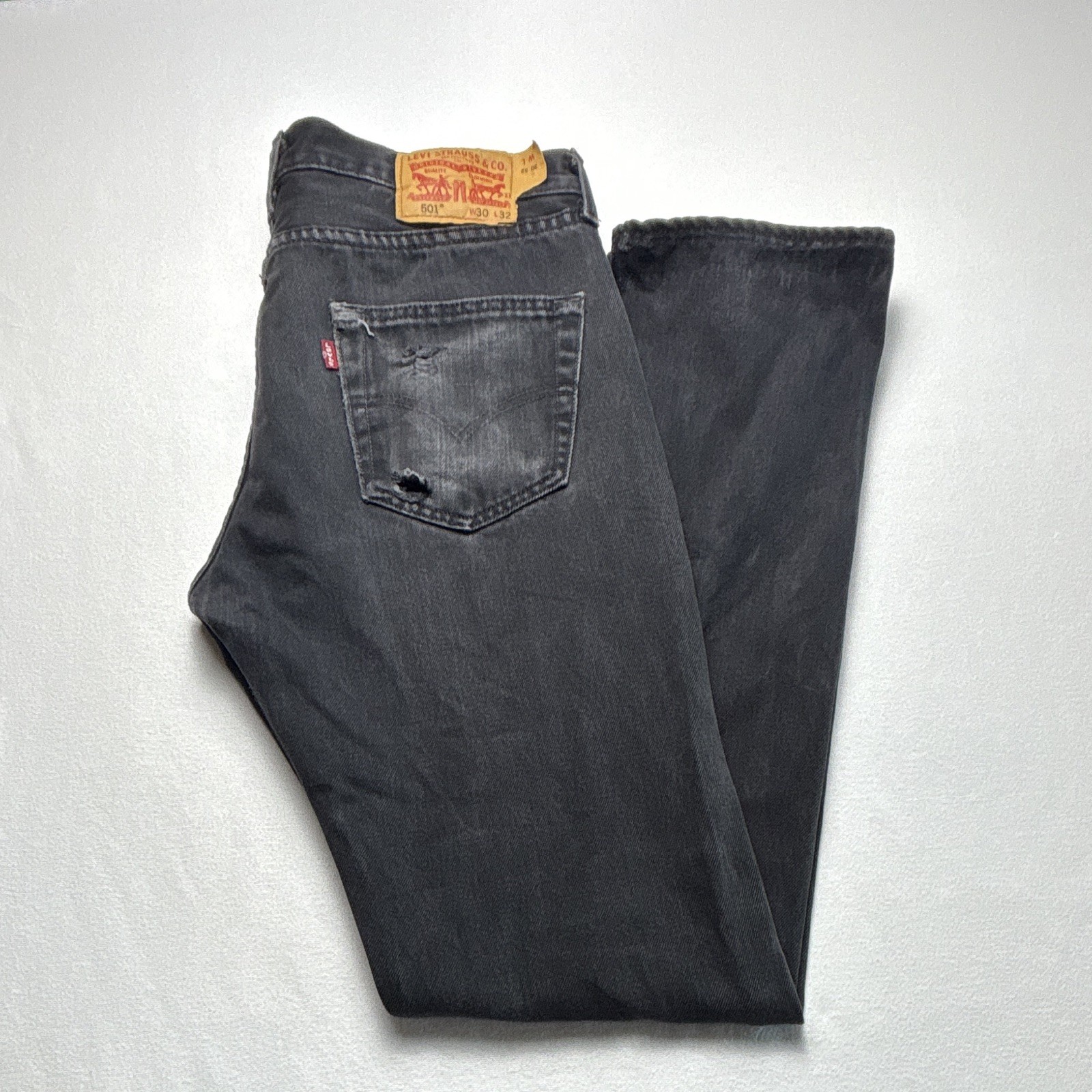 Levi’s 501 Mens 30×32 Gray Dark Wash Button Fly Straight Fit 5-Pocket Jeans