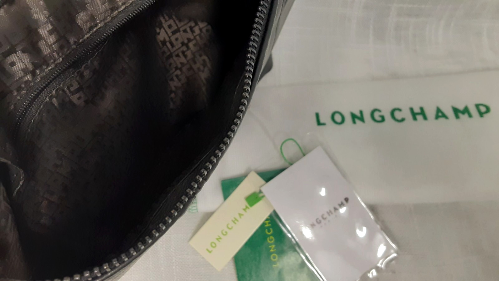 NWT LONGCHAMP France Black Extra Soft LEATHER PURSE Shoulder Strap BACKP G1N