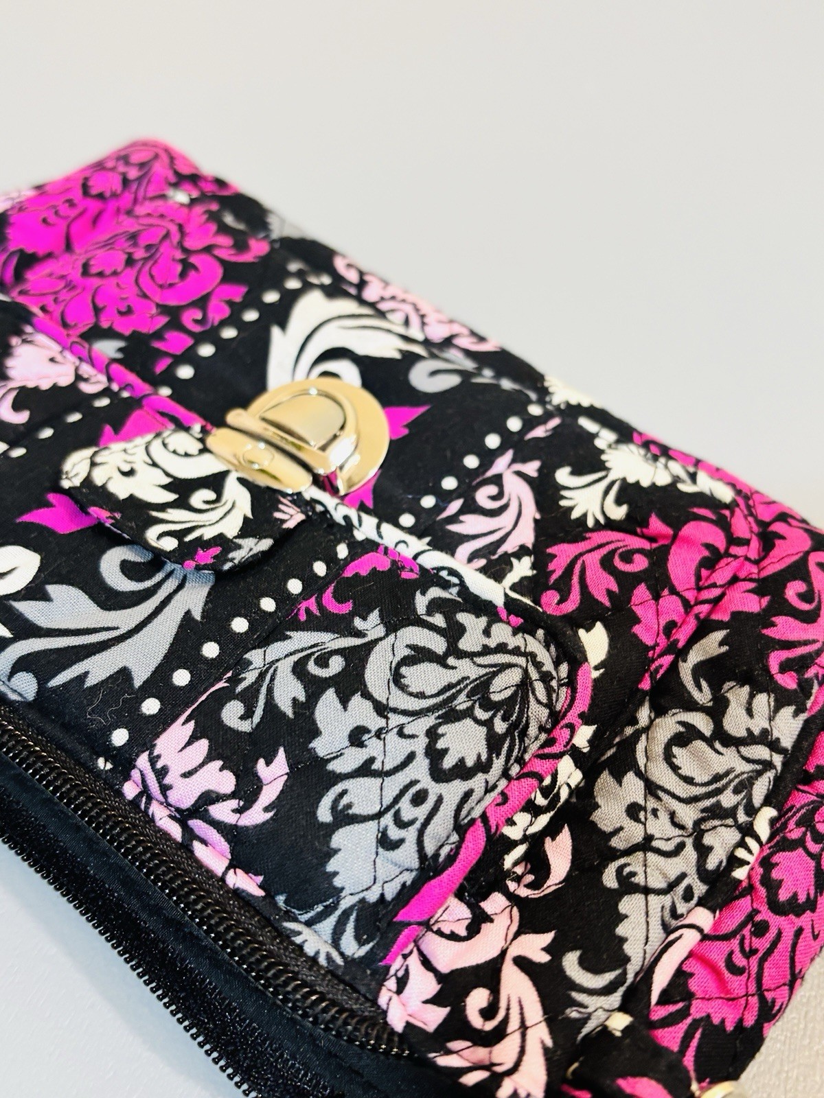 Pink Black White Paisley Quilted Push Lock Wallet, Wristlet Zip Storage Pretty￼