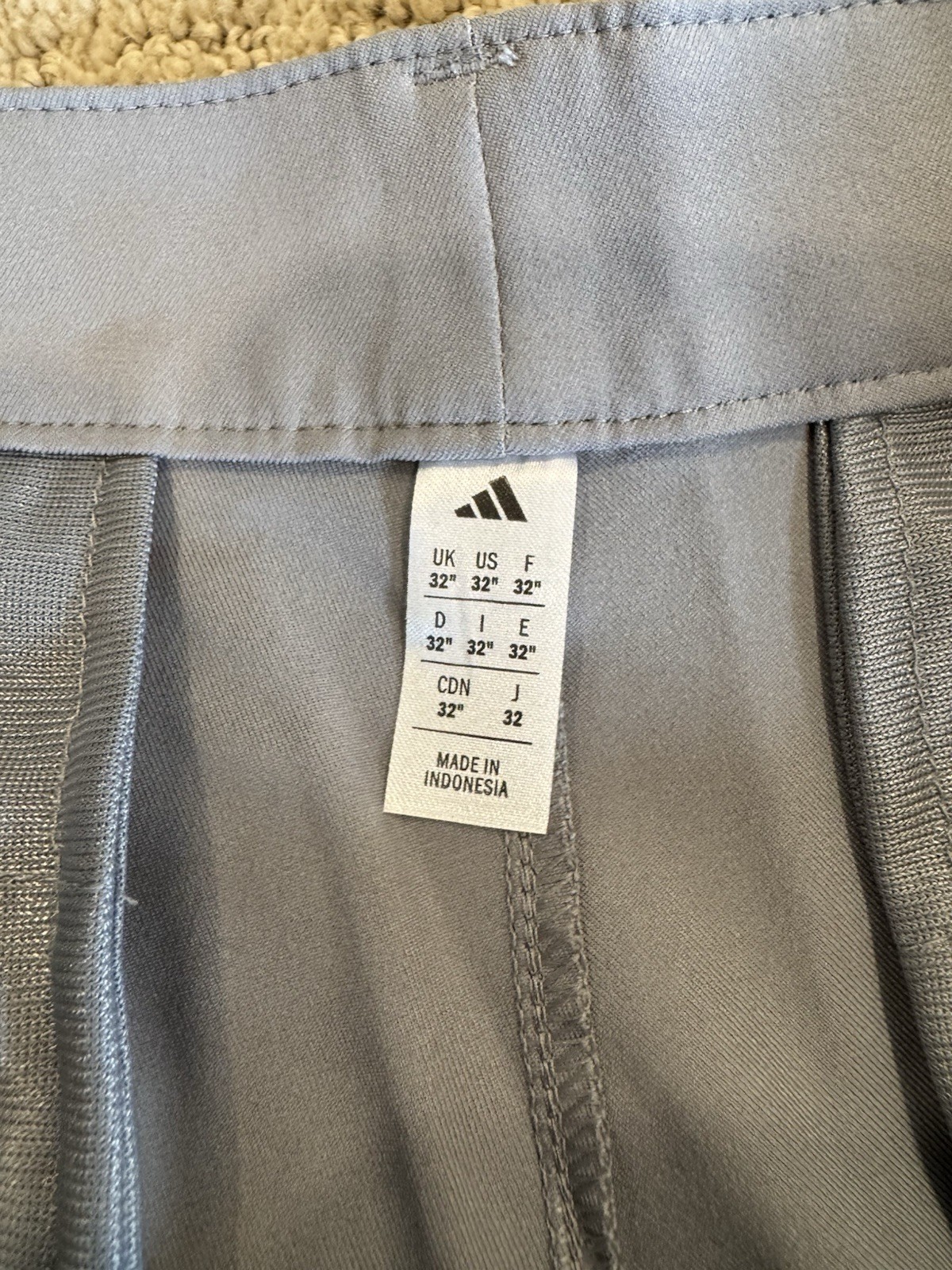 NEW Men’s Adidas Size 32 Gray Flat Front Golf Shorts 9″ Inseam