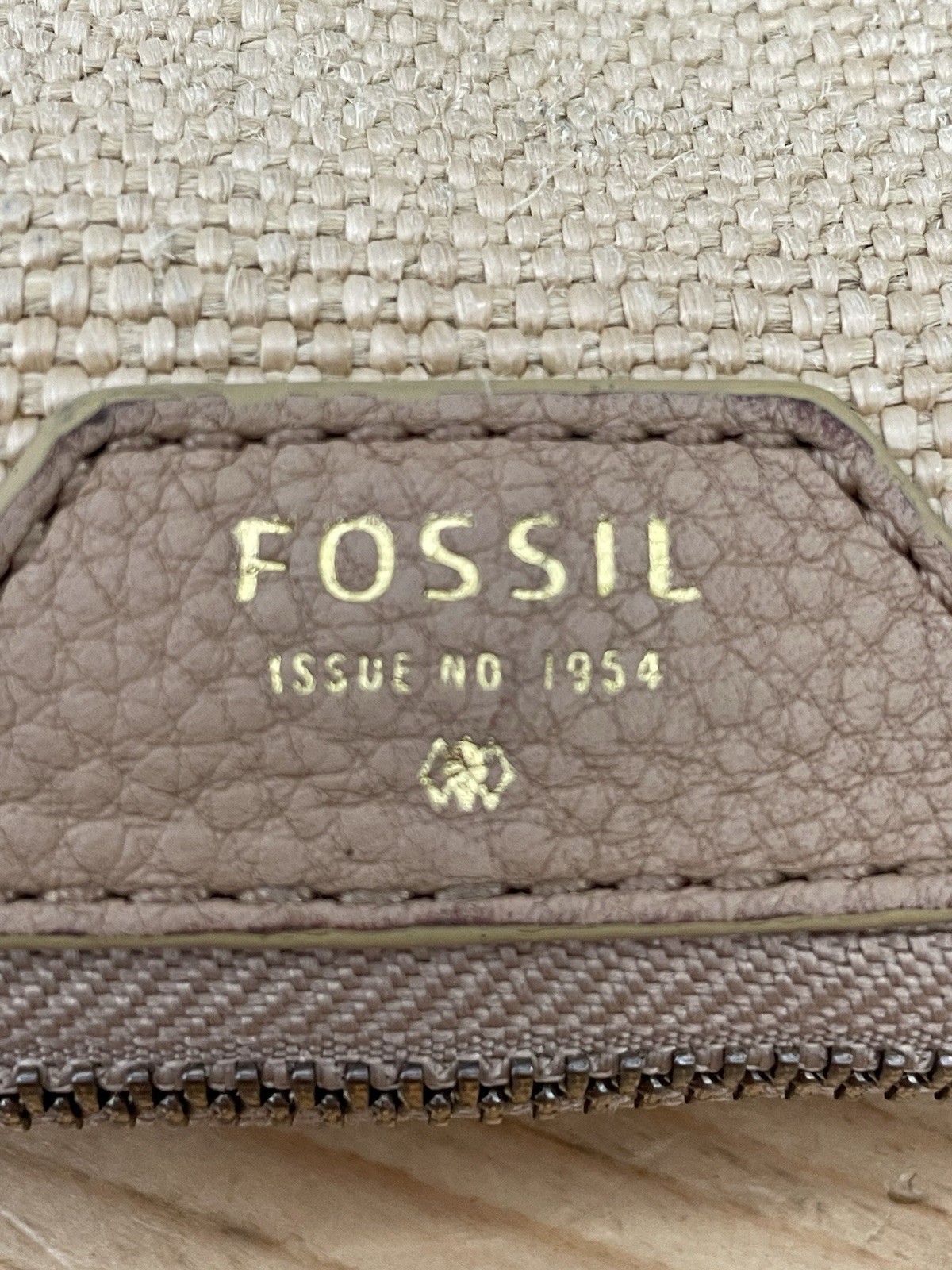 Fossil Crossbody beige tightly woven jute & Leather Accents Med Casual Shopper