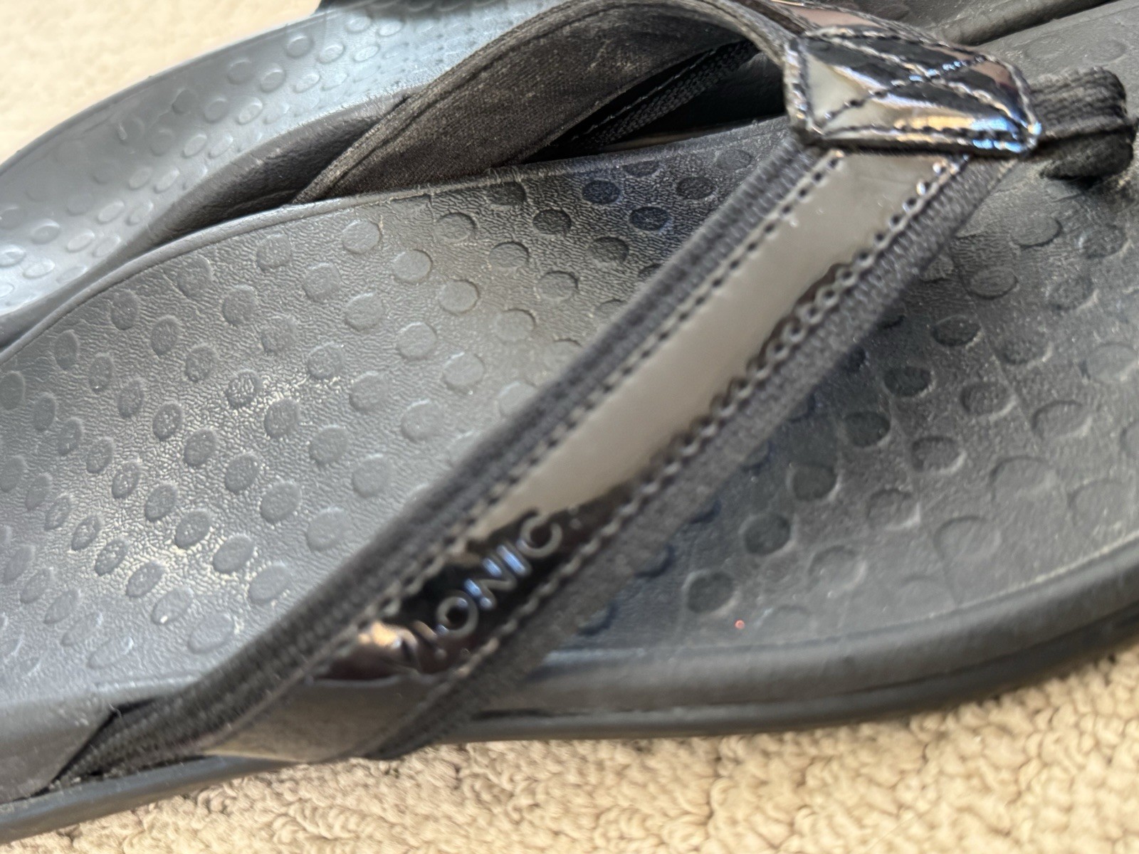 Vionic Zuma Flip Flop Sandal Black Patent Size 10 Wedge Orthotic Comfort