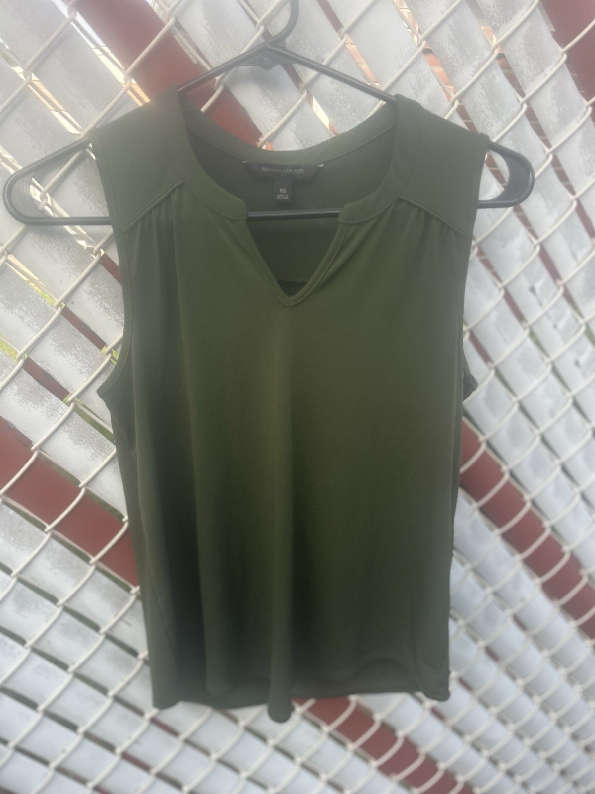 womens banana republic sleeveless olive green tank top blouse xs