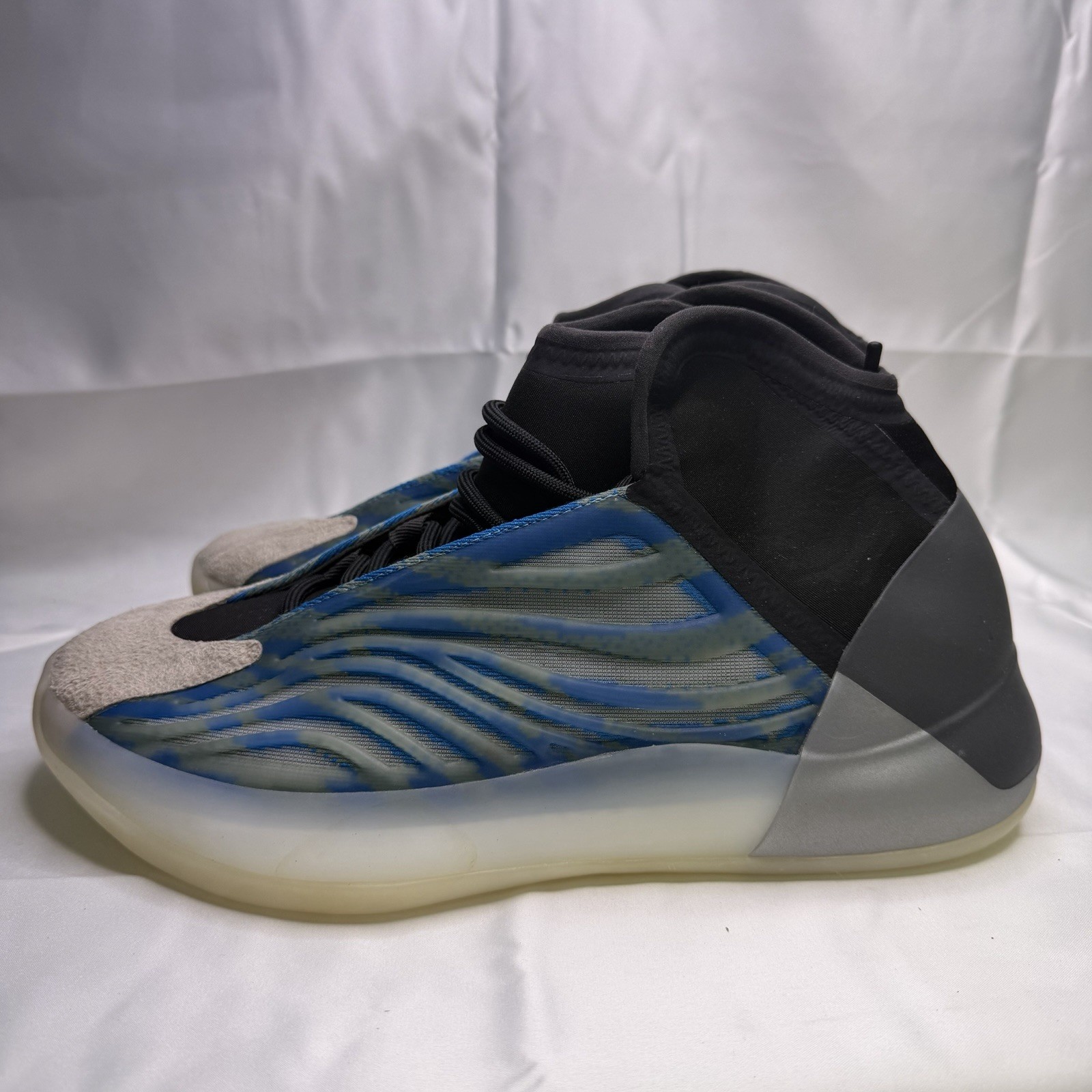 adidas Yeezy Quantum Basketball Mens 9.5 Blue Sneakers Athletic Shoes GZ8872