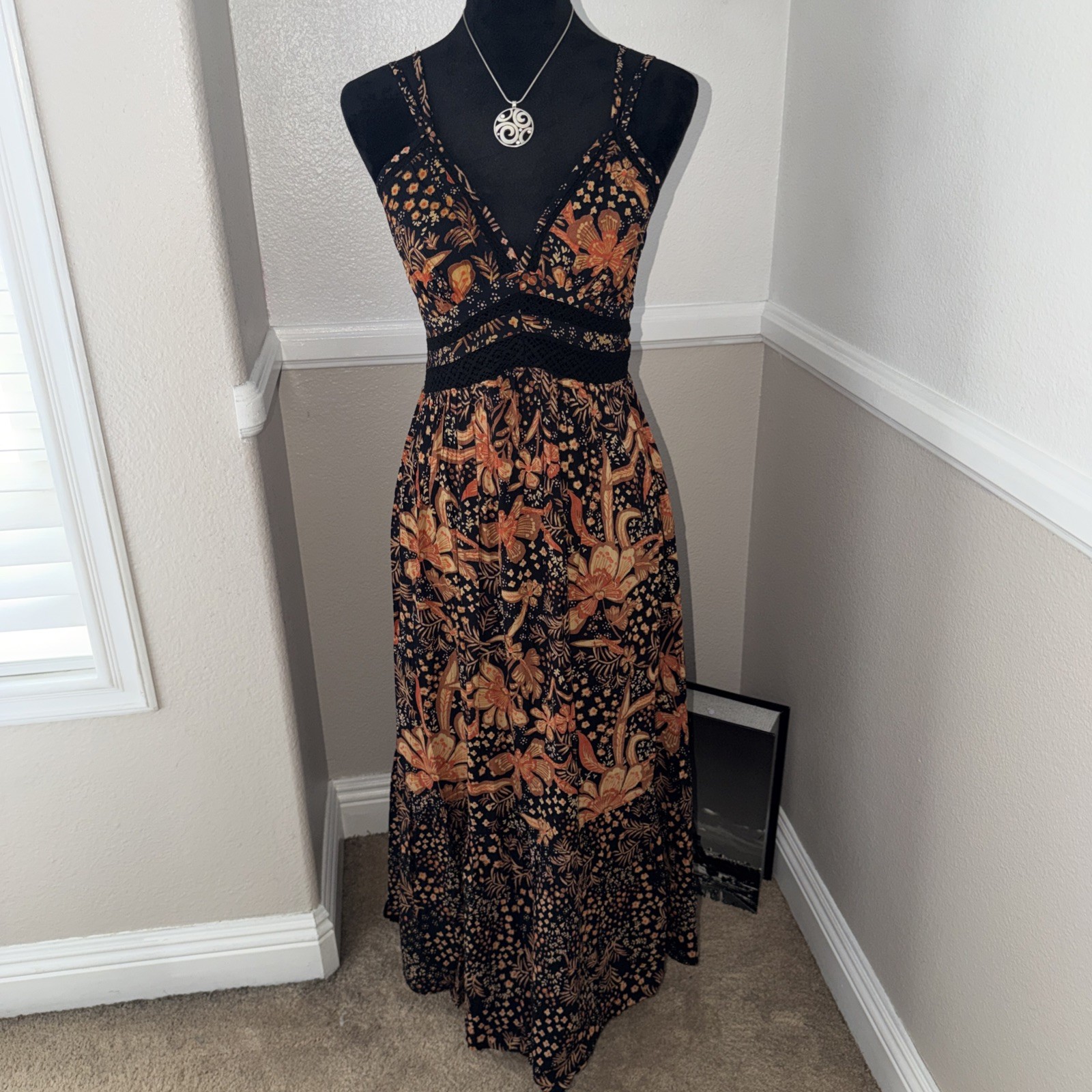 NWT Angie Boho Cottage Floral Smocked Crochet Front Maxi Dress Black $78 Small