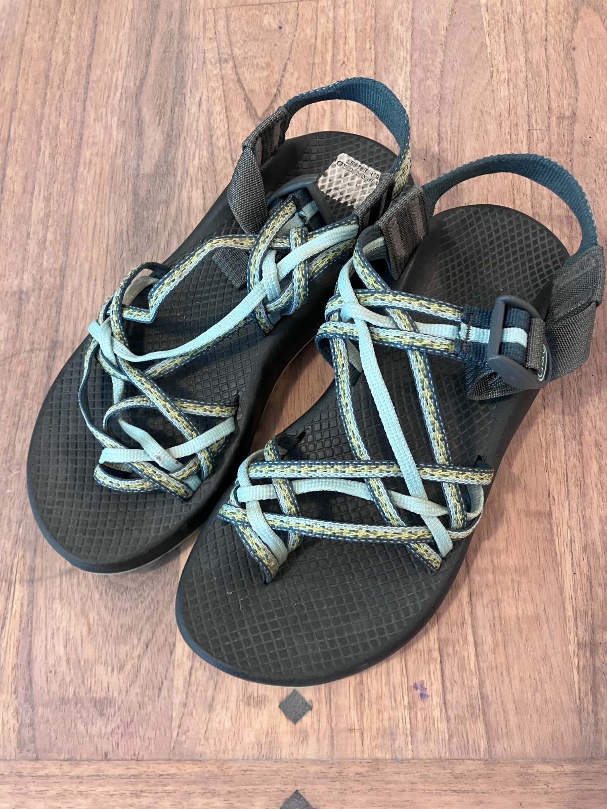 Women´s size 7 toe loop Chaco sandals