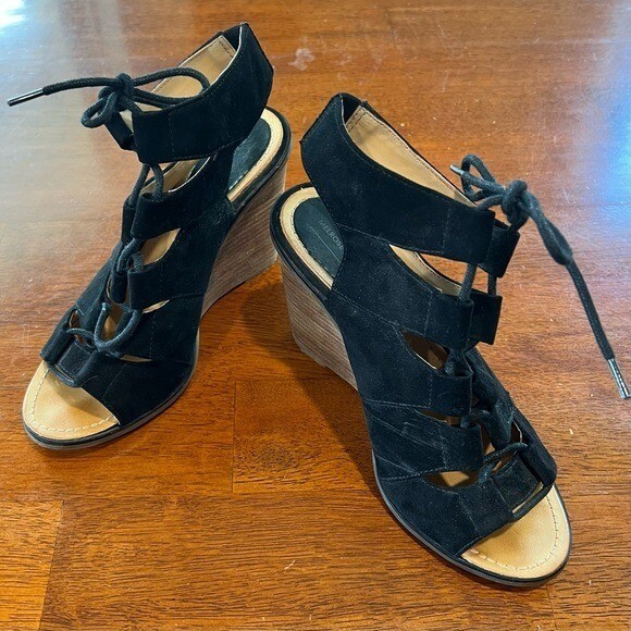 Melrose and Market 6M Black 4″ Heels Wedge Sandals with Gladiator Lace Design