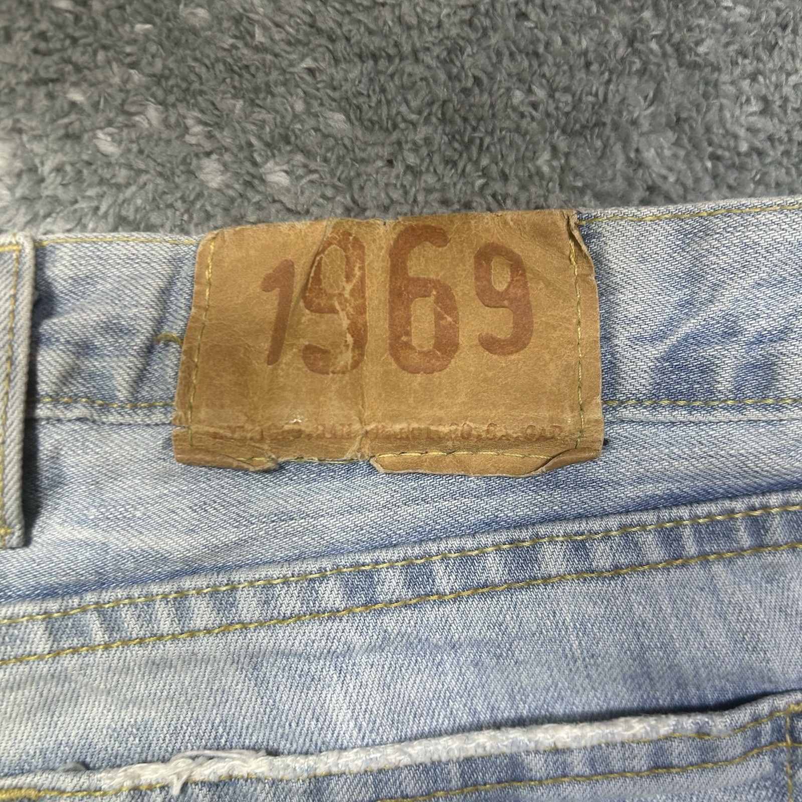 Vintage GAP 1969 Jeans Men’s 36×29 Blue Stonewash Button Fly Straight Fit Y2K