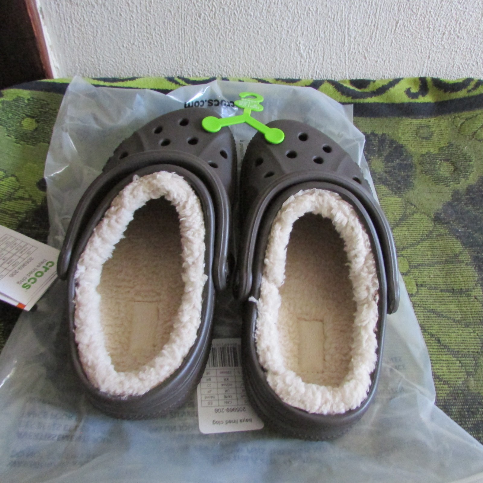** New Women’s (Unisex) Baya, Lined Crocs, Casual Shoes. Warm & Comfy. Sizes 6-9
