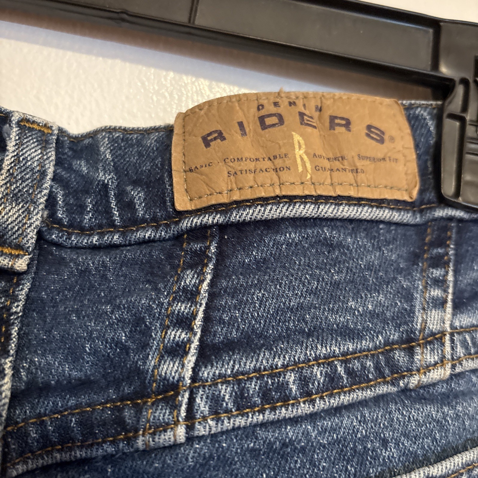 Denim Riders Women’s Tag Faded Measurements 30” Waist 40” Long Inseam 28”