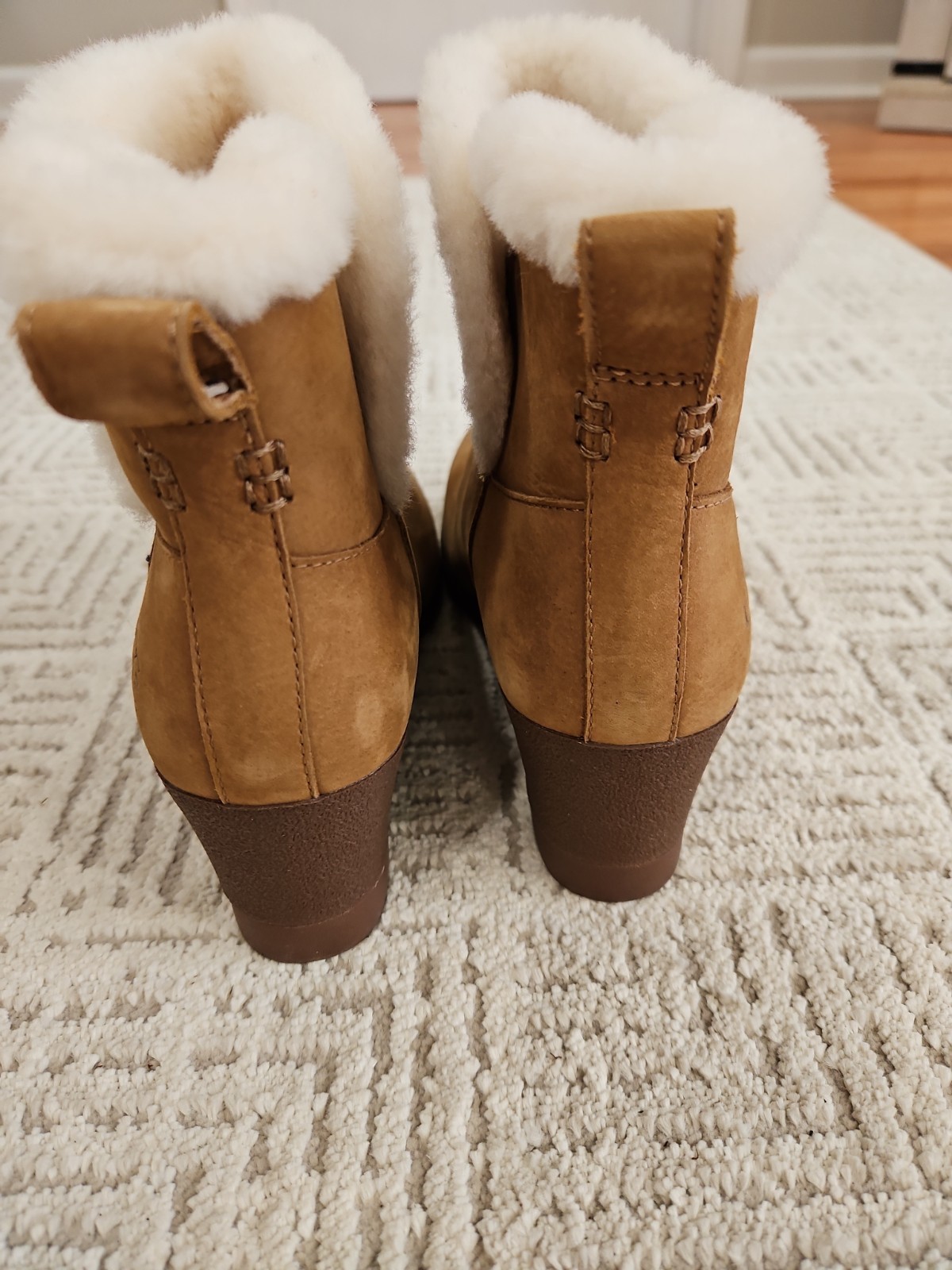 UGG SEYLINE WOMEN BOOTS SUEDE CHESTNUT US 7 Wedge Hidden Heel Brown New Sherpa