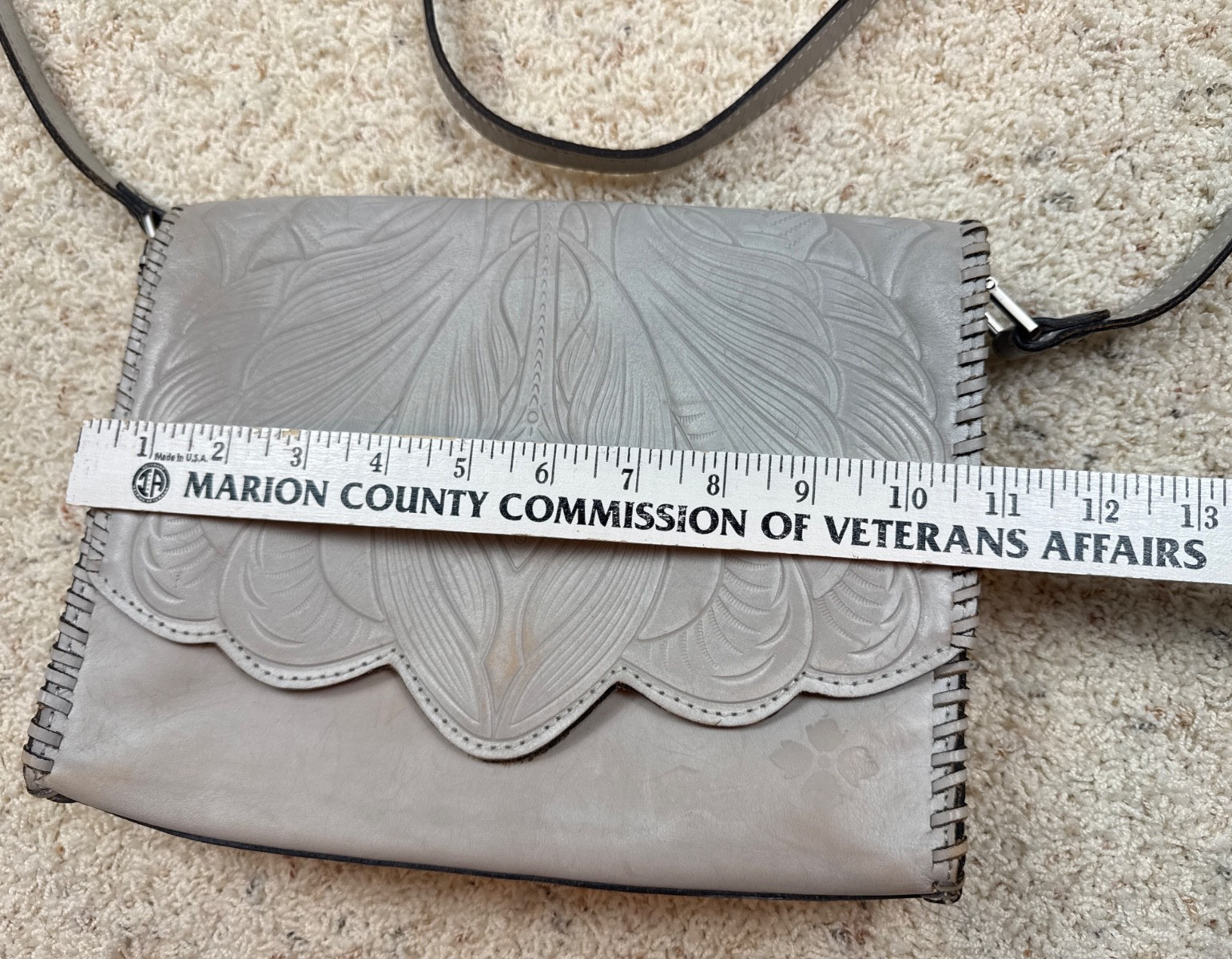 VTG Patricia Nash Ivory Gray Tooled Genuine Leathe Crossbody Purse 1008