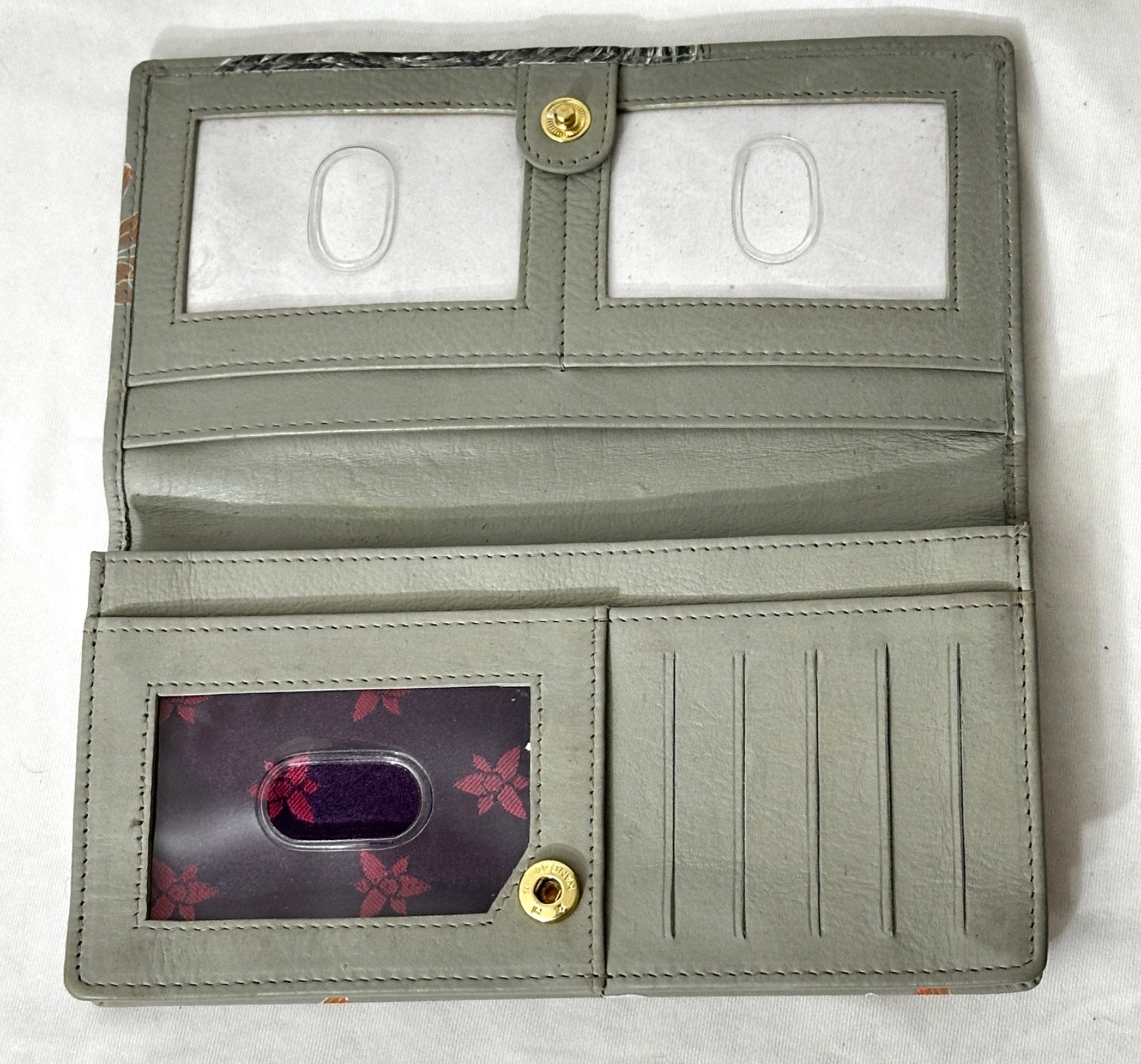 ANUSCHKA NWT🦙”RARE” RFID Bi-Fold Snap Clutch Wallet – Garden Llama 1785-GLL