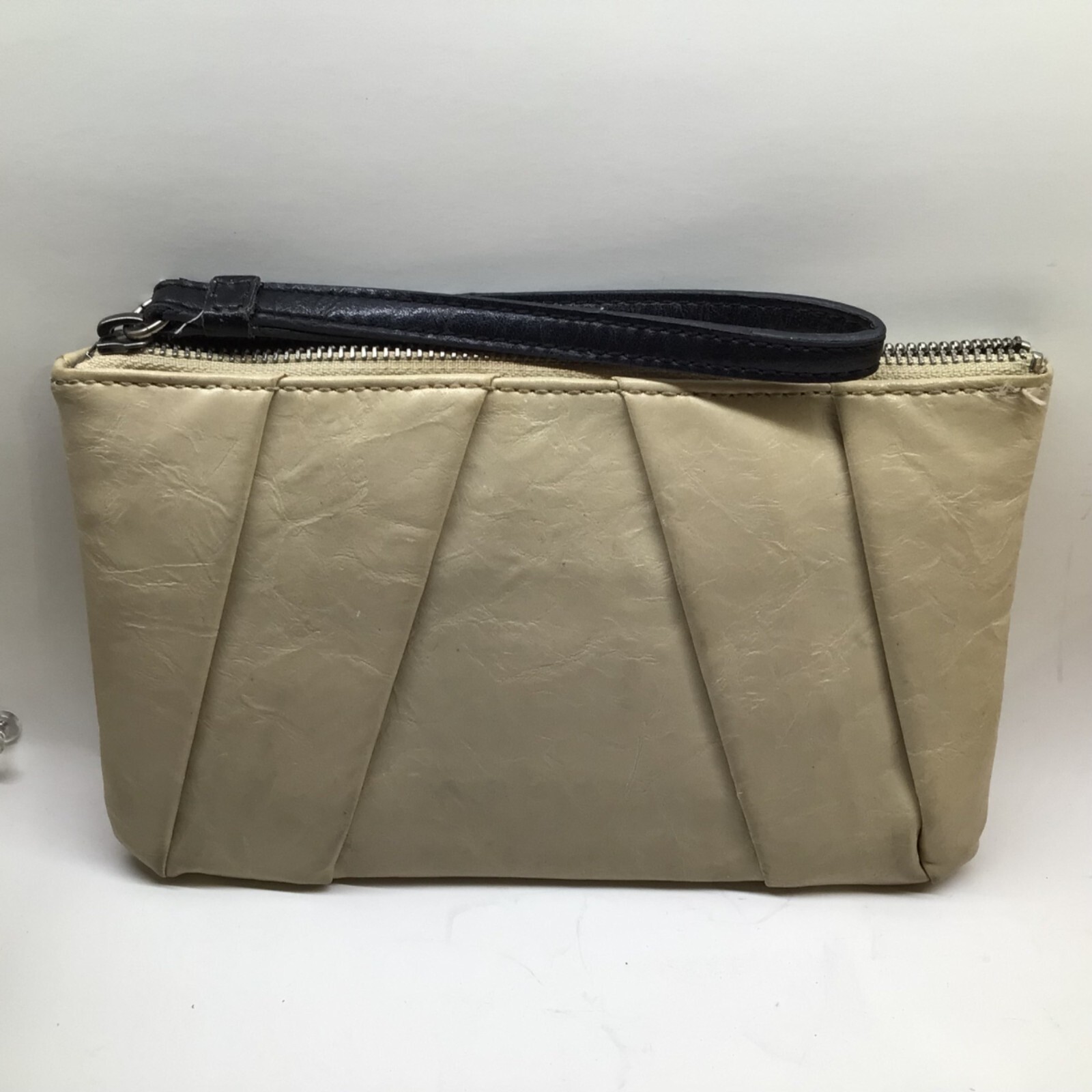Simply Vera Vera Wang Womens Beige Wristlet Clutch 100% Man-Made Material