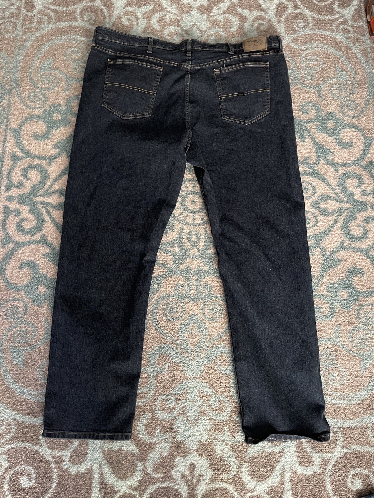 Wrangler Authentic Jeans Mens Size 48×32 Regular Fit 100% Cotton Blue