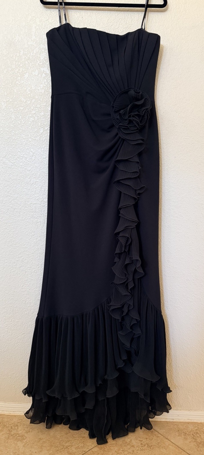 New Tadashi Shoji Leith Cascading Ruffle Gown in Black Sz L $538
