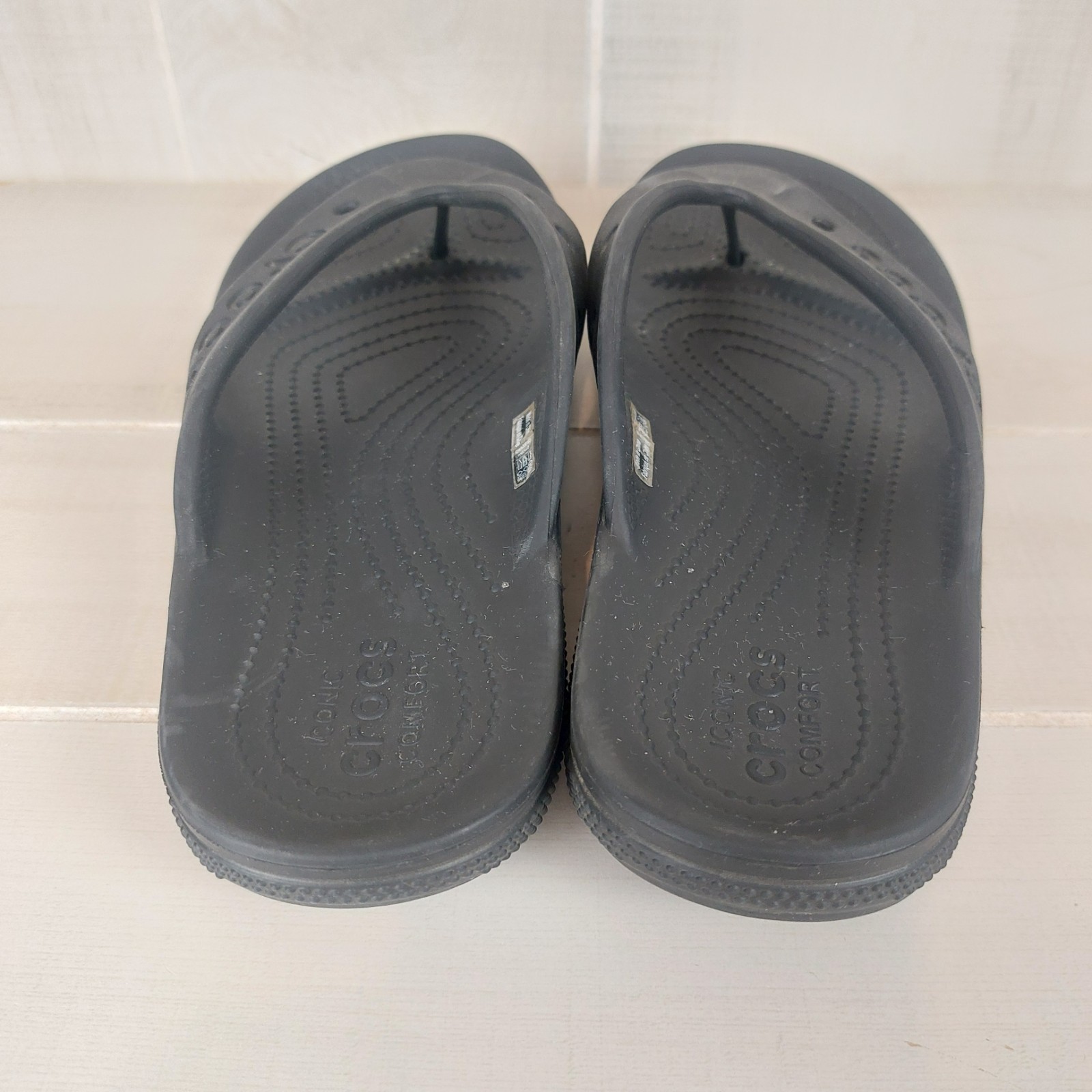 Crocs Baya II Flip Flops Women’s Size 8 Black Cushioned Thong Sandals Beach