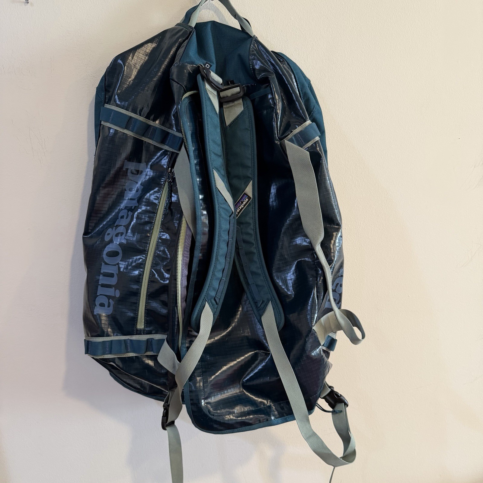 Patagonia Black Hole Duffel Backpack 70L dark Borealis green Rare