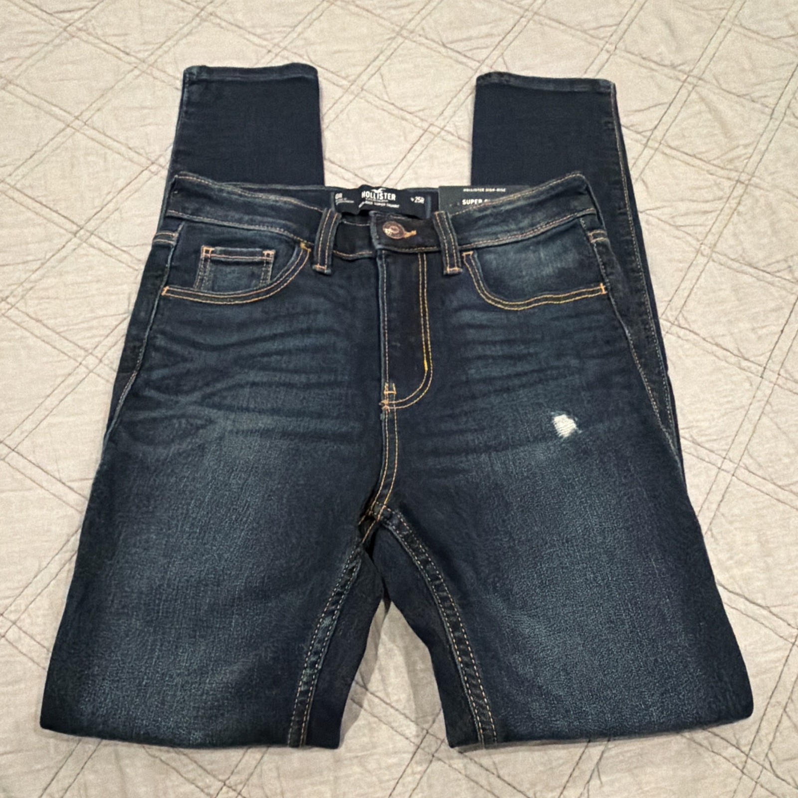 Hollister Jeans High Rise Super Skinny Distressed Dark Wash NWT Womens 0R