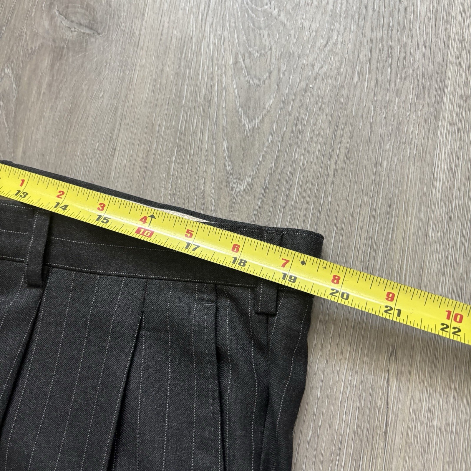 Hickey Freeman Loro Piana Tasmanian Super 120’s Gray Pin Stripe Suit 46R