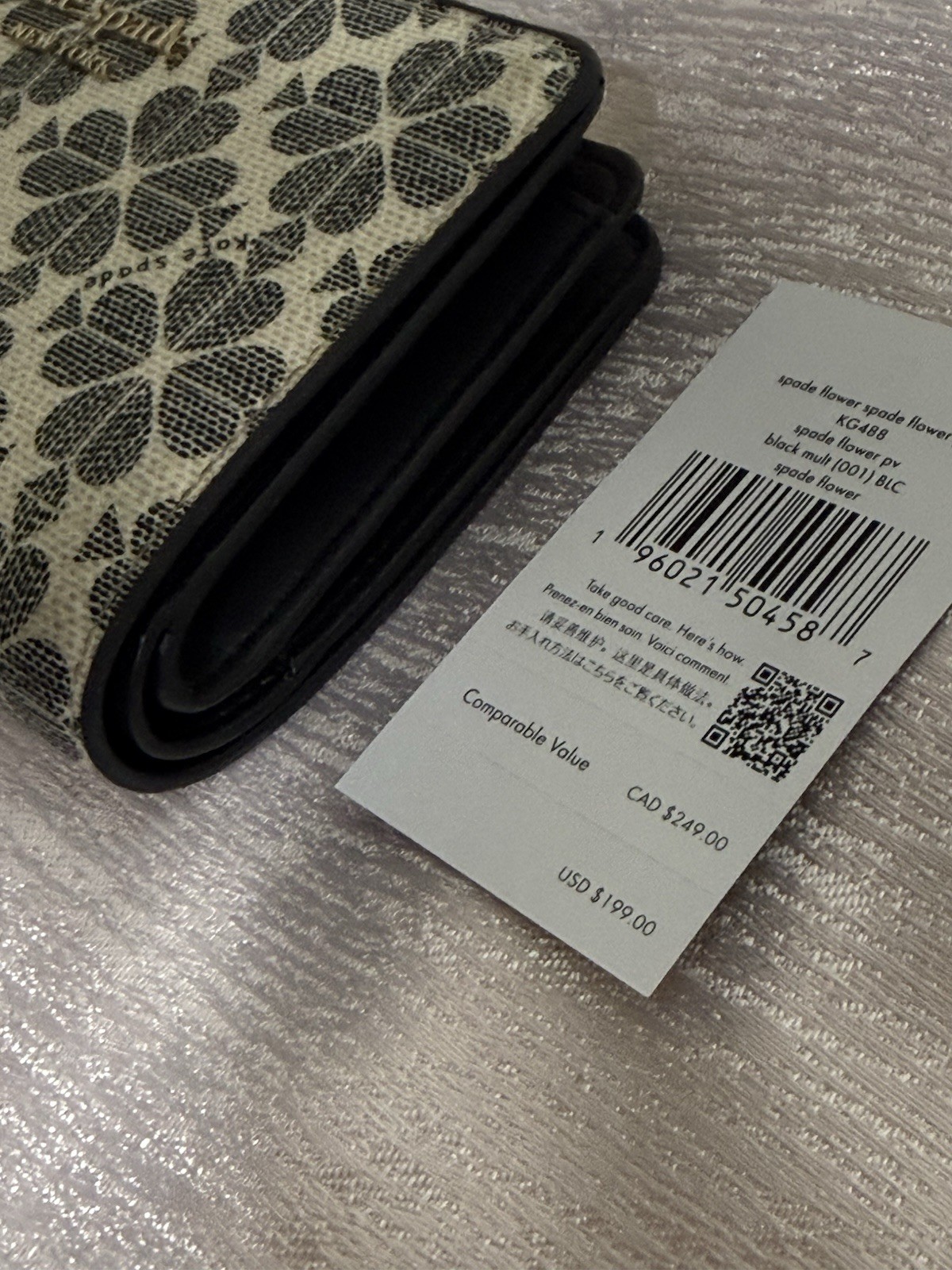 Kate Spade Medium Bifold Wallet Spade Flower white KG488 NWT $199 MSRP EUC