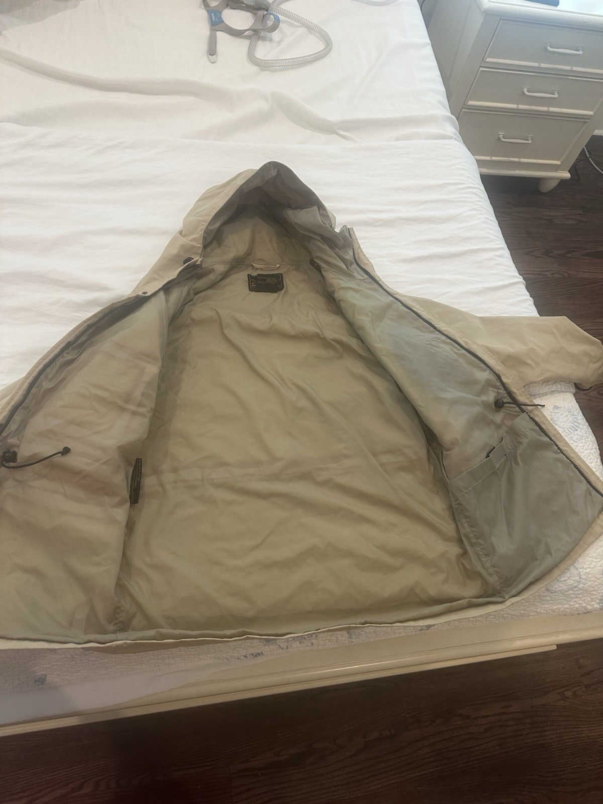 Vintage Eddie Bauer Men’s M RainJacket Beige made in Hong Kong