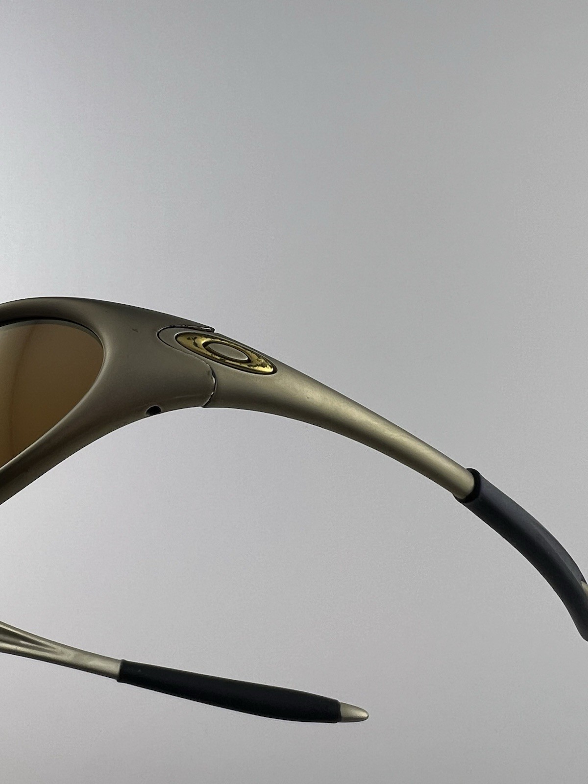 Oakley Minute 1.0 FMJ Platinum Frame Gold Iridium Lens Gold Icons 04-082 XX