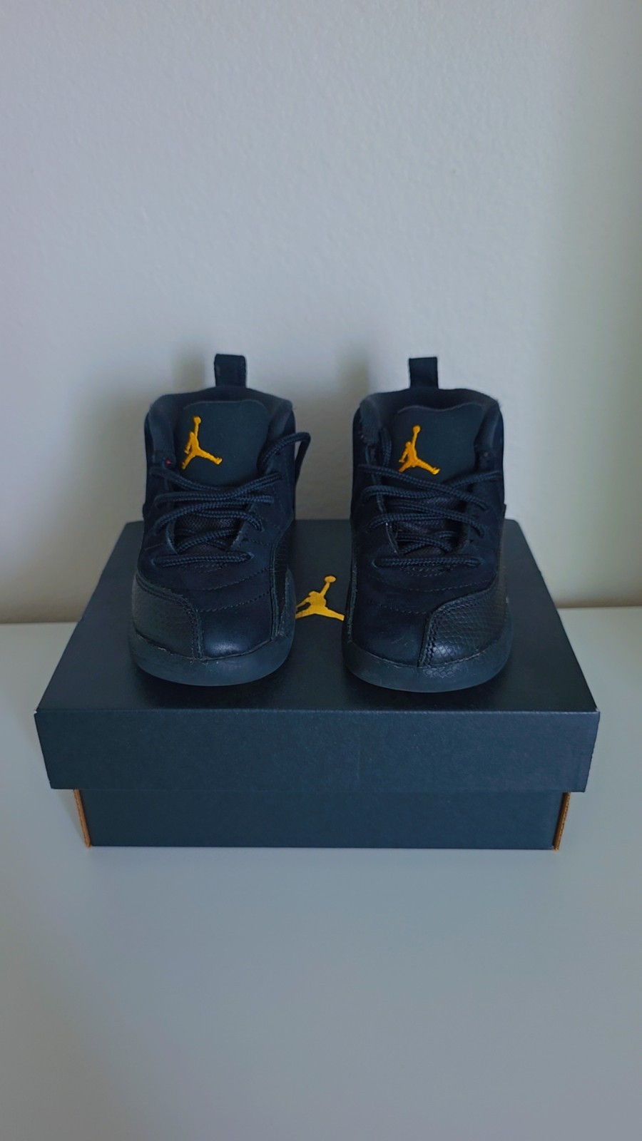 Jordan 12 Retro (TD) Black/Gold Toddler Leather Mid Top Sneakers US 8C