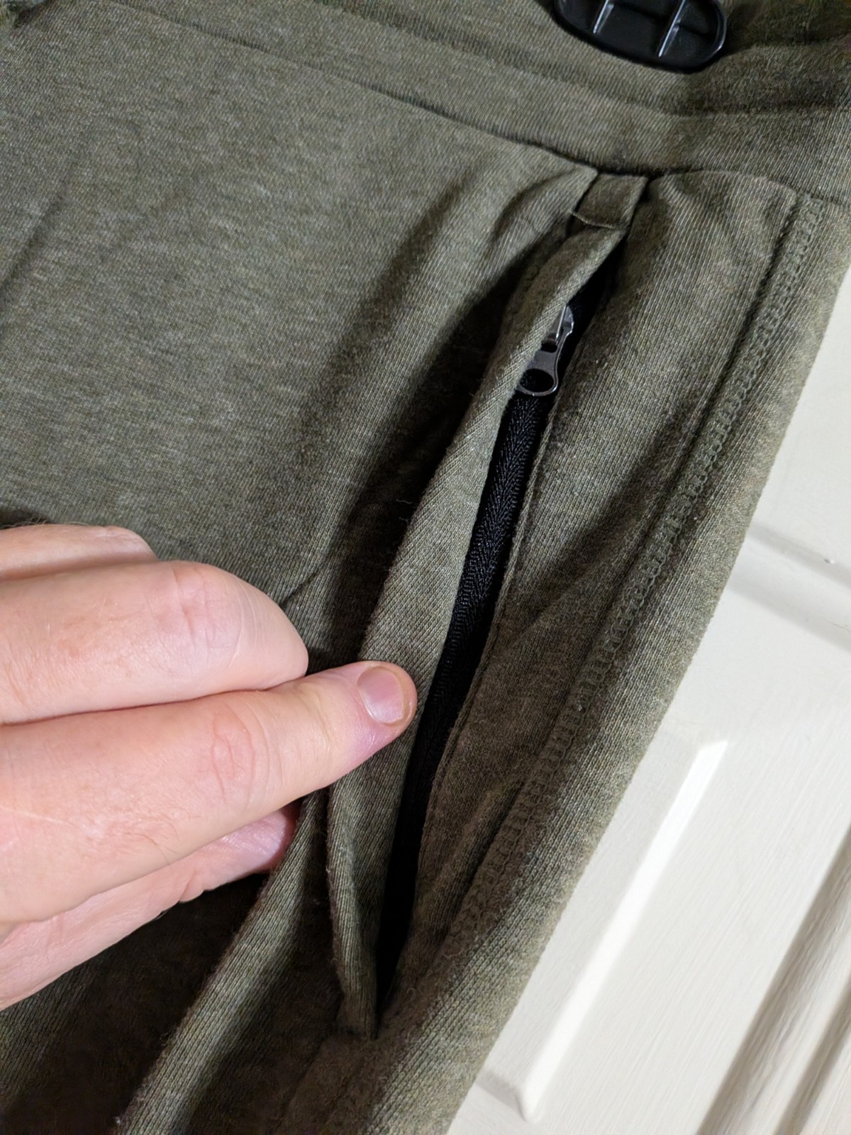 32 Degrees “Heat” Men’s Training Joggers Sz. Medium Olive Green Zipper Pockets