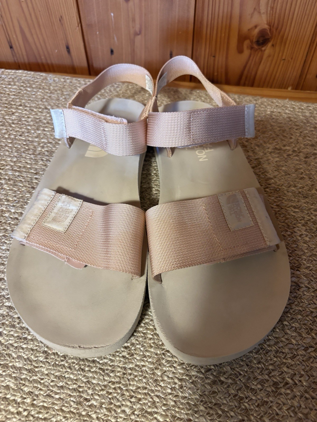The North Face Womens Skeena Hiking Backpacking Sport Sandals Pink Strap Size 9