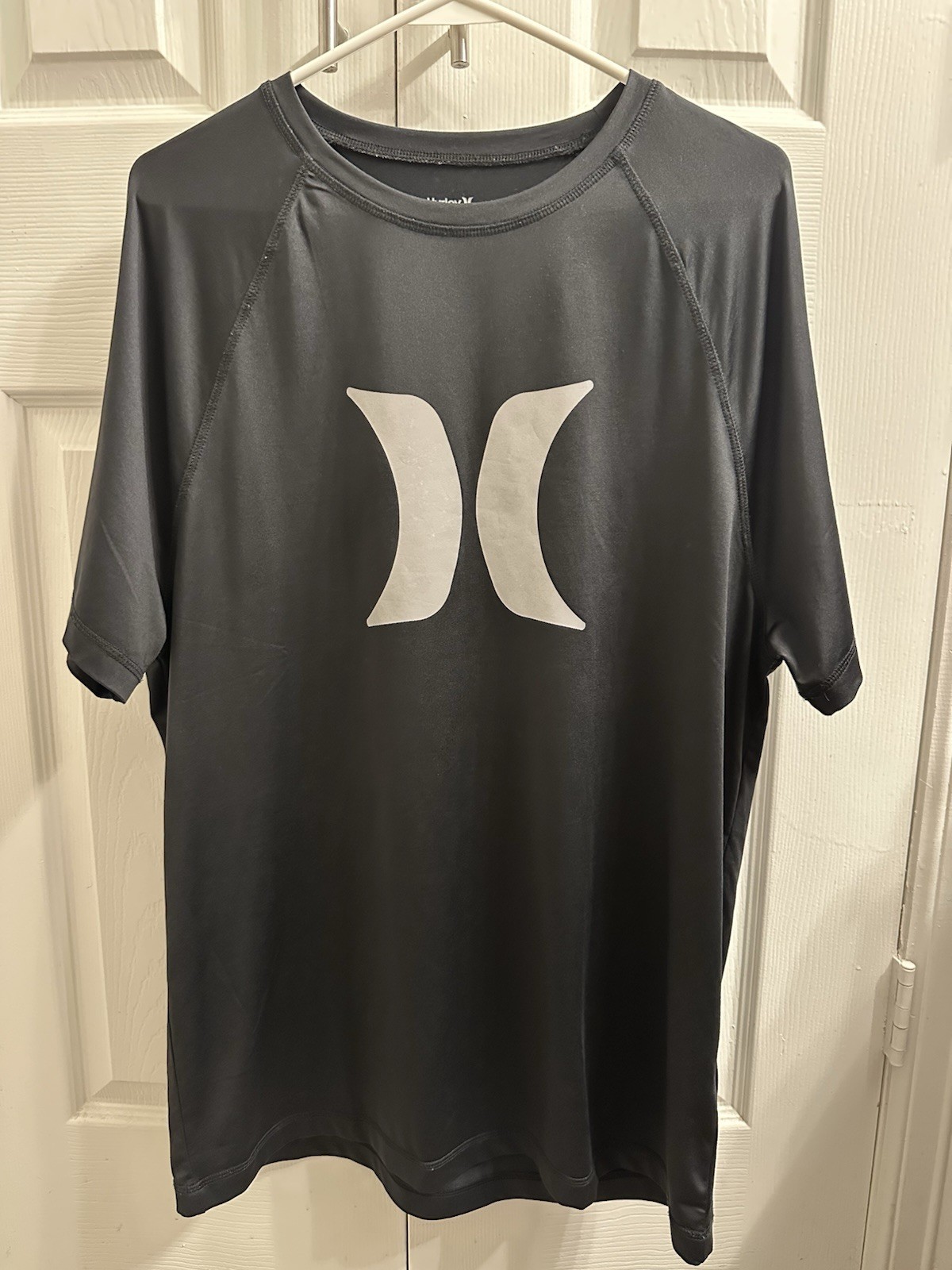Hurley Black Short Sleeve Surf T-Shirt Logo Front Crew Neck Rashguard Mens L