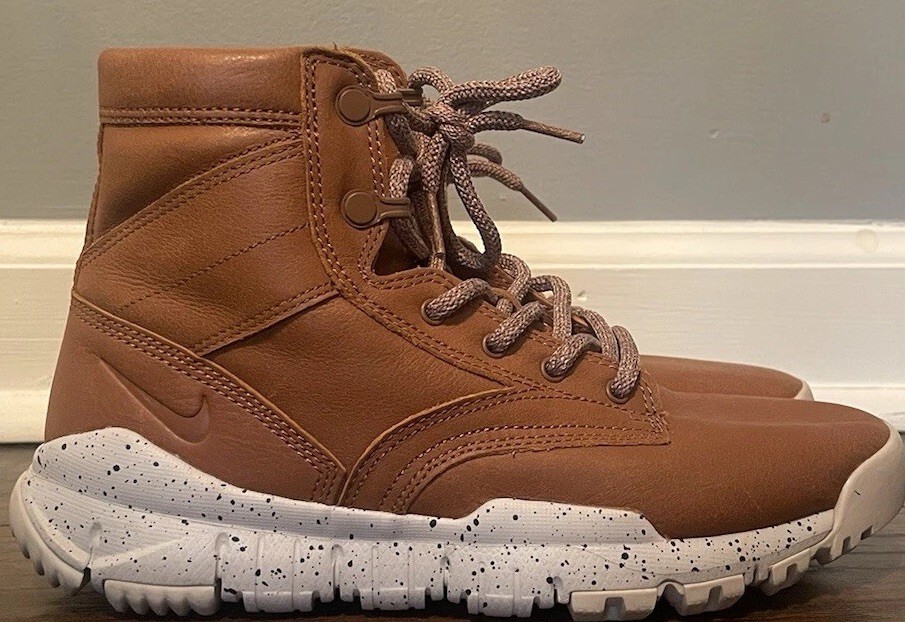 Nike Boots SFB 6″ Leather Bomber COGNAC 862506-200, US-6