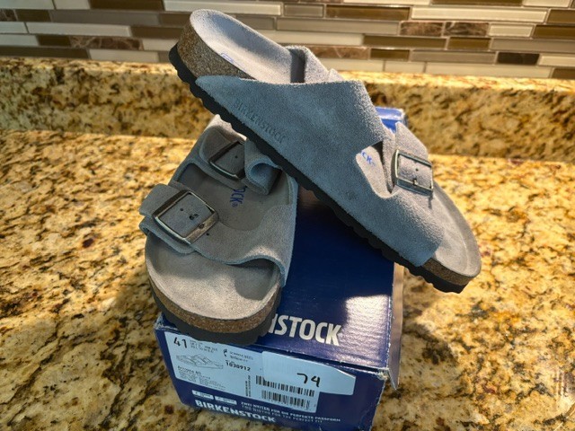 NEW BIRKENSTOCK ARIZONA Basalt Grey SOFT FOOTBED SIZE US W10M8 EU 41 Narrow Fit