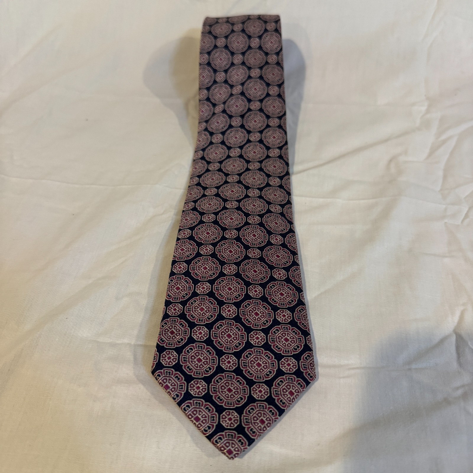 Ivy Crew Mens Necktie Blue Purple Geometric Medallion Polyester Tie 3.25 In