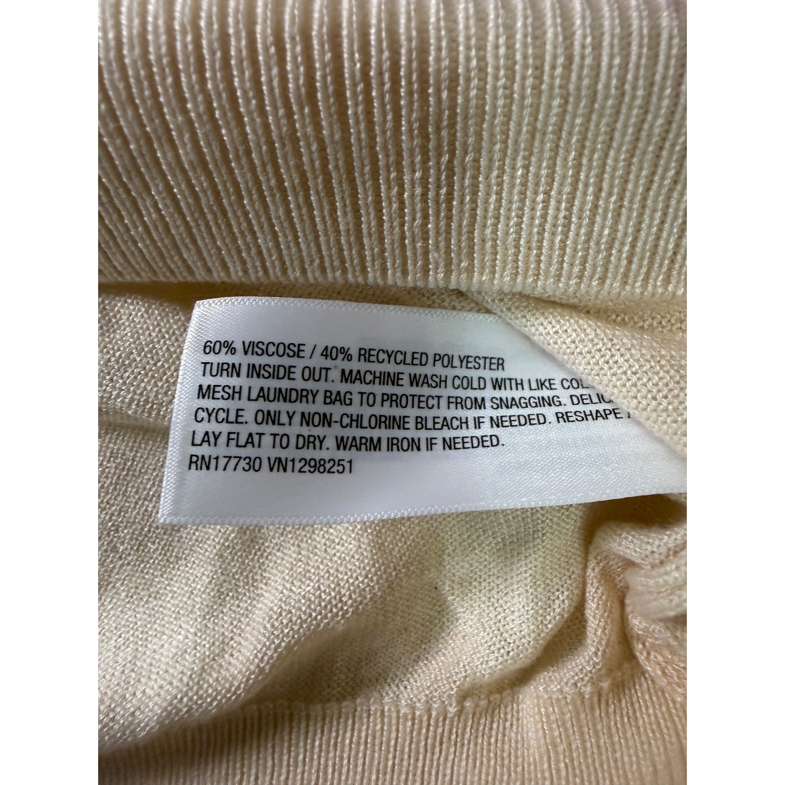 A New Day Women Sweater V Neck Long Sleeve Cream Knit Pullover Top Thin Medium