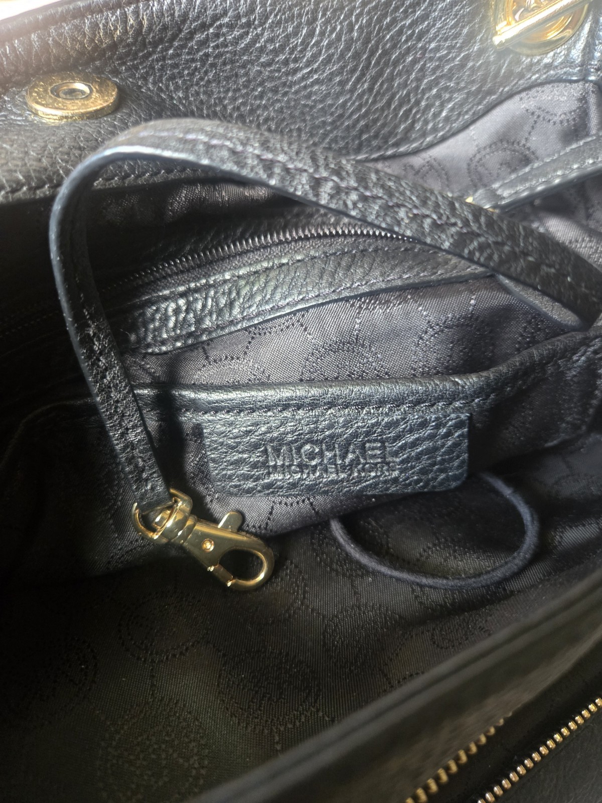 Michael Kors Black Pebbled Shoulder Bag, Gold Chain Strap, Zip/Magnetic, Charm