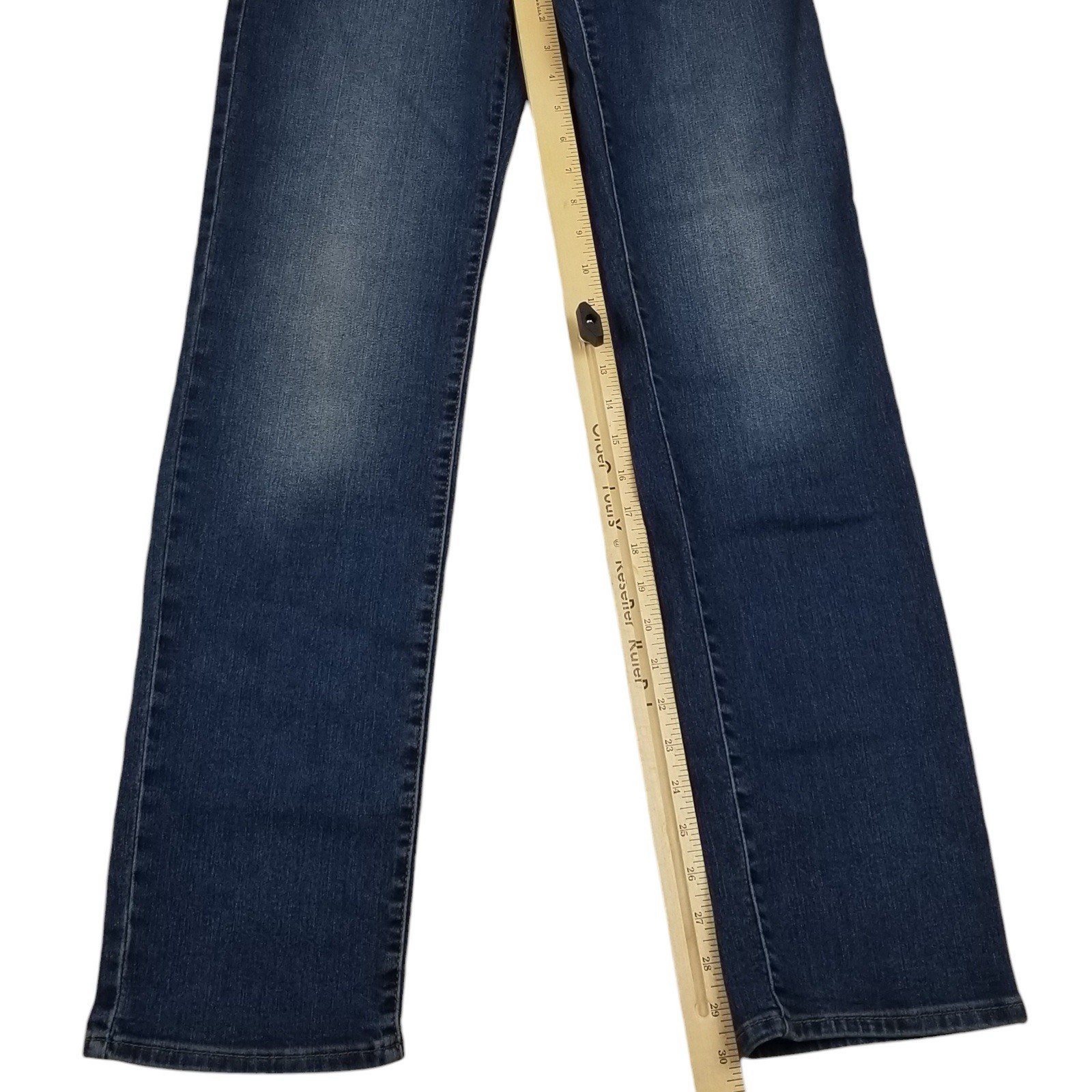 Levis 314 Shaping Straight Blue Med Wash Jeans Womens 28 x 32 New