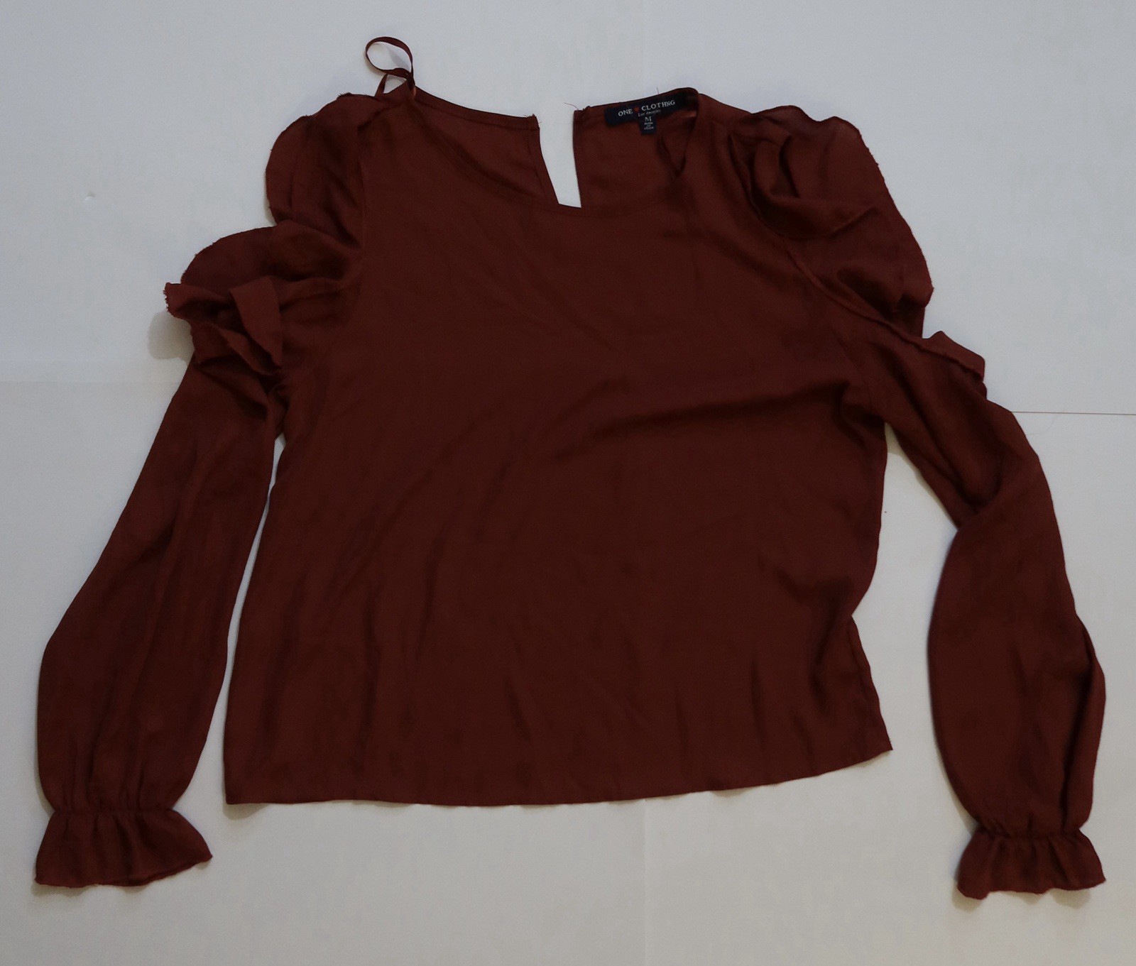 One Clothing Los Angeles Women’s Medium Burgundy Cold Shoulder Ruffle Sleeve
