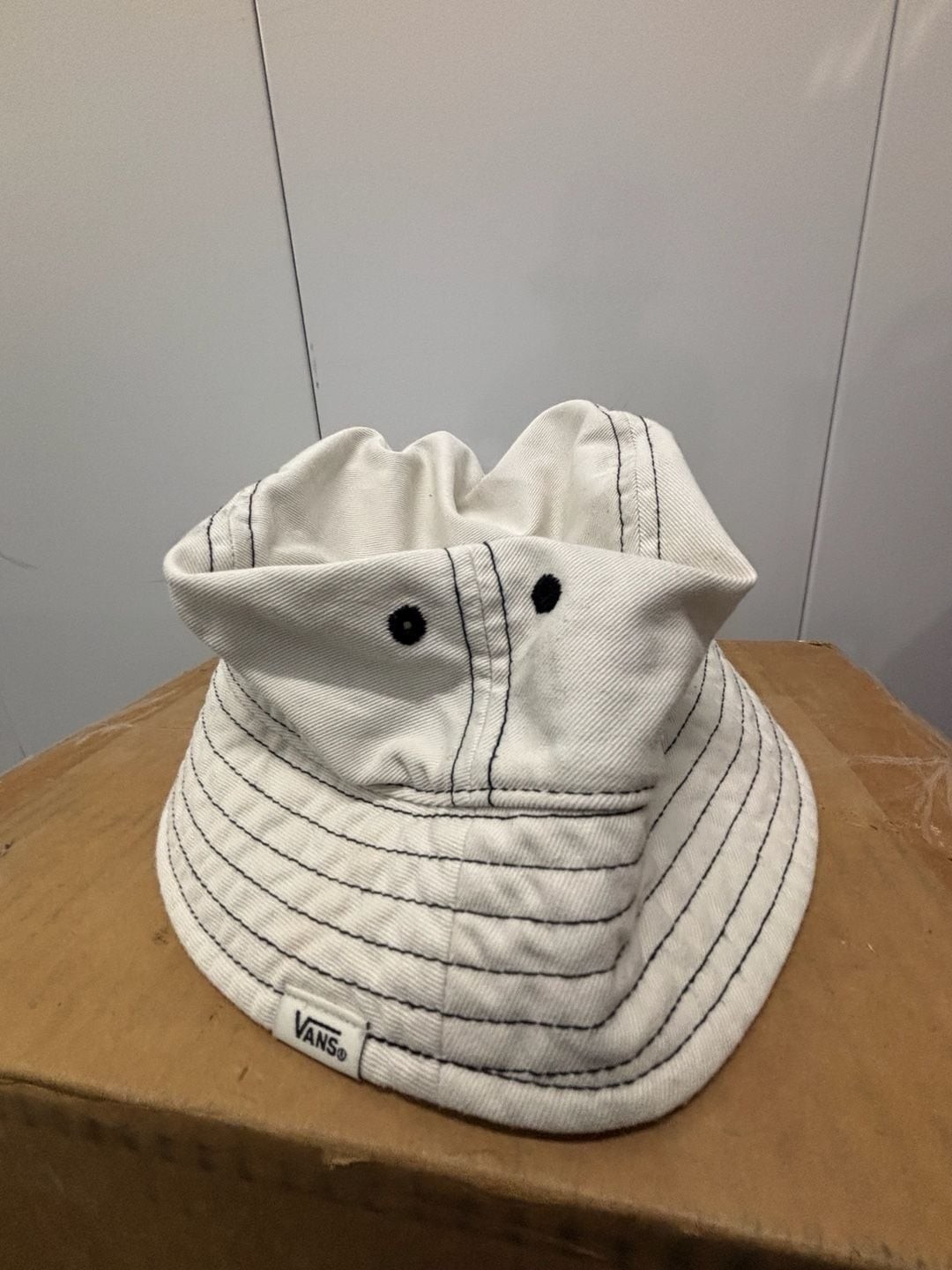 Vans Hankley Bucket Hat Marshmallow White Y2K 2000s style