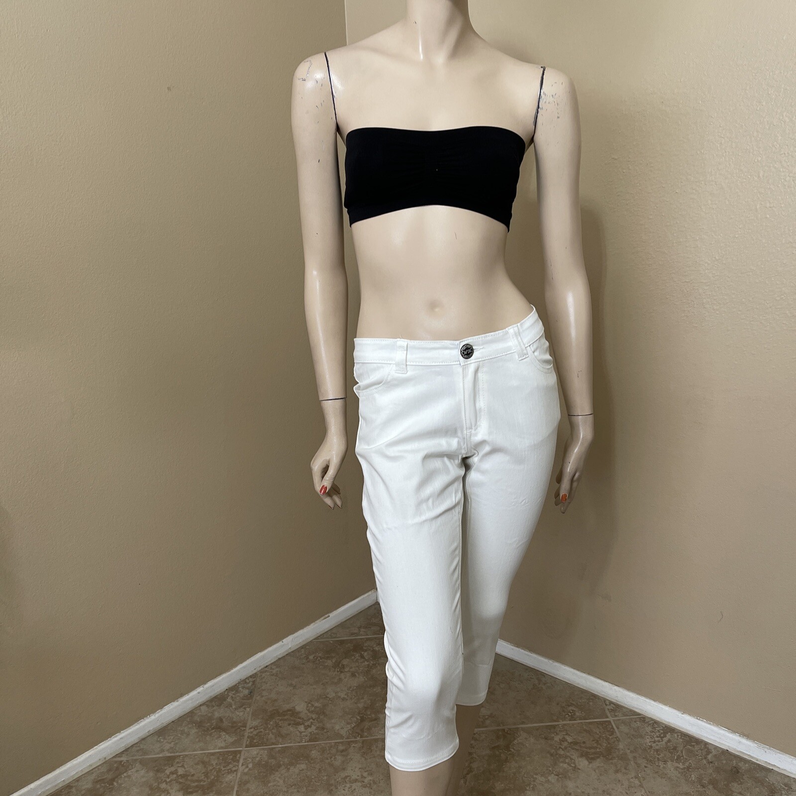 Women’s White Cotton Casual Summer Stretch Slim Button Zipper Size 1 Capri Pants