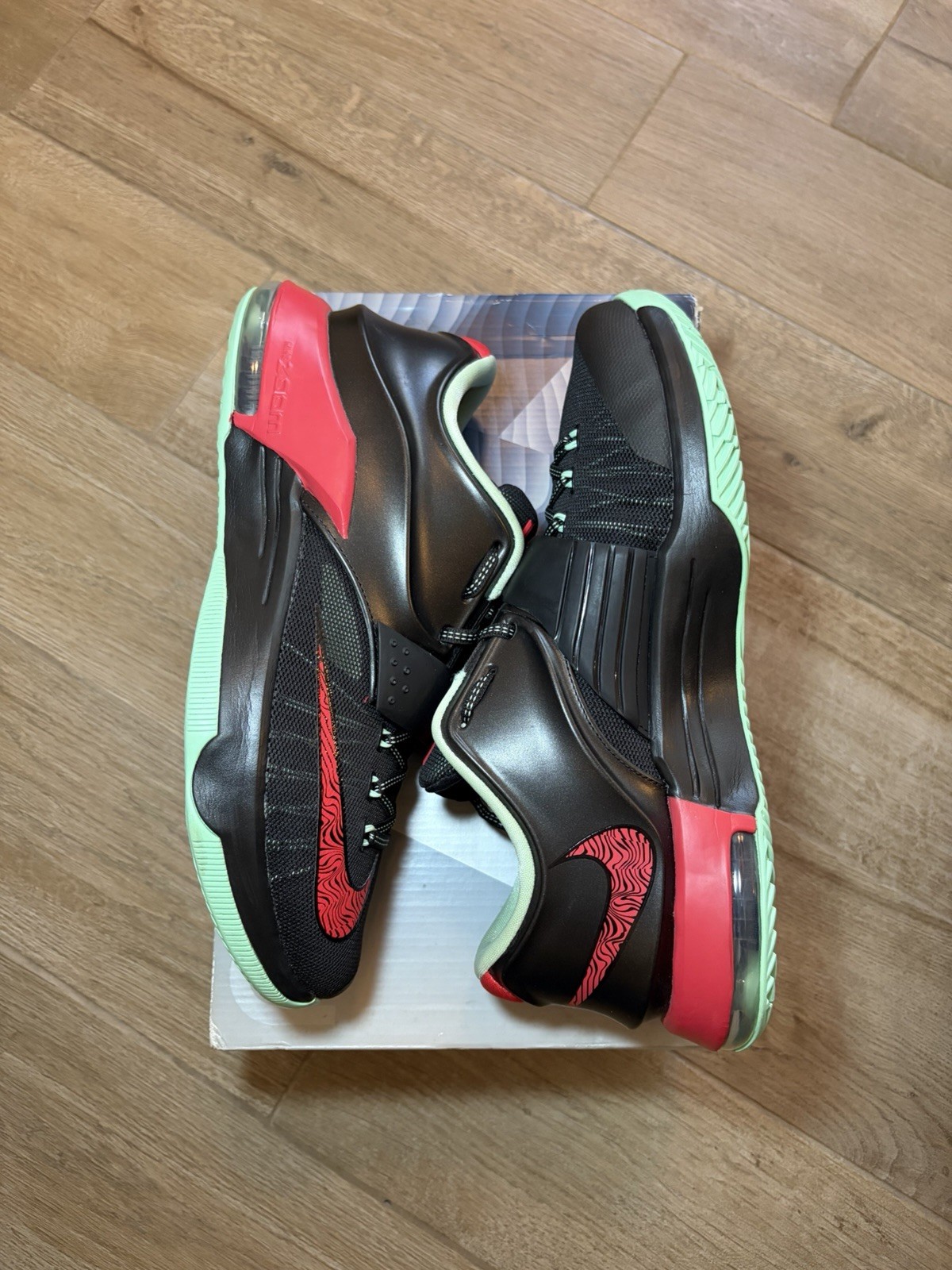 Nike KD 7 Low Top Basketball Sneakers Black/Red/Mint Green Lace-Up w/ Box