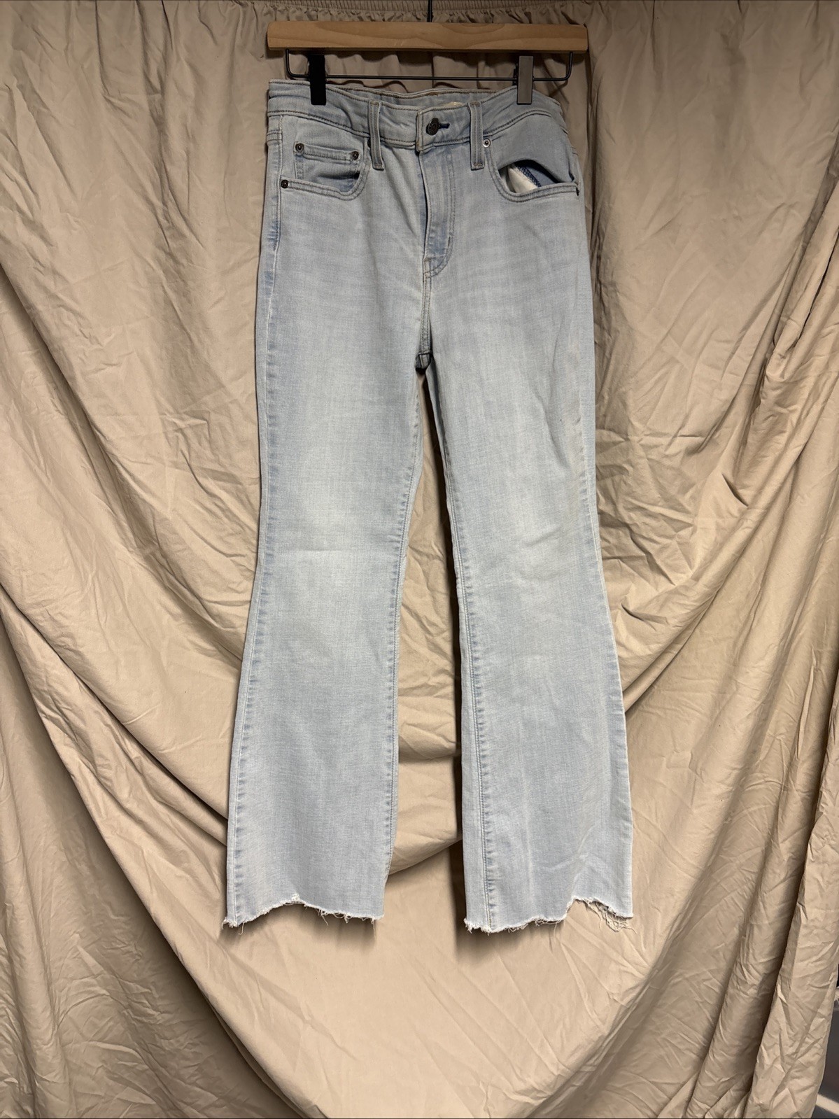 Levi’s Women’s 726 High Rise Flare Jeans Light Wash Blue Distressed Sz 29 X 28