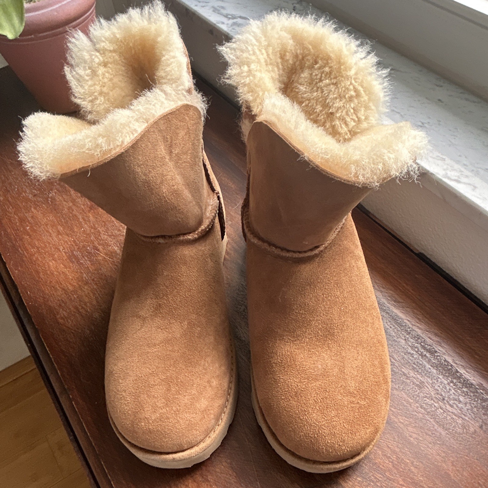 UGG Fluff Mini Quilted Brown Suede Shearling Lined Fur Trim Ankle Bootie 7