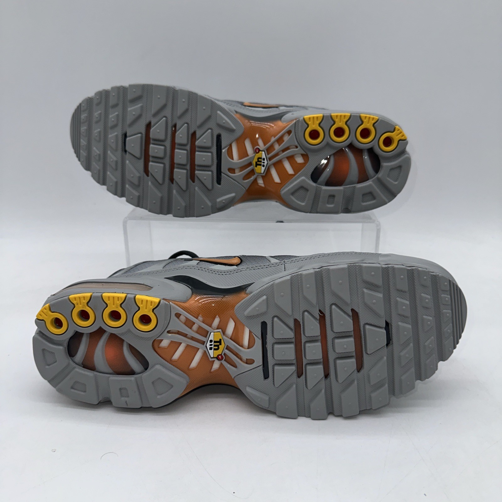 Nike Men’s Size 9.5 Air Max Plus (DM0032 037) Gray Running Sneaker Sports