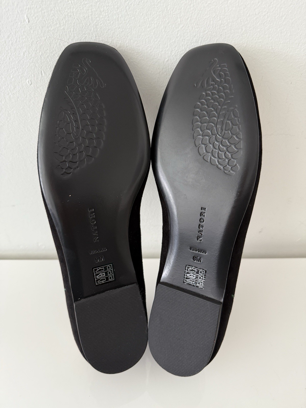 NWOB $245 NATORI Edda Suede Embroidered Loafers Shoes Black Suede 9M