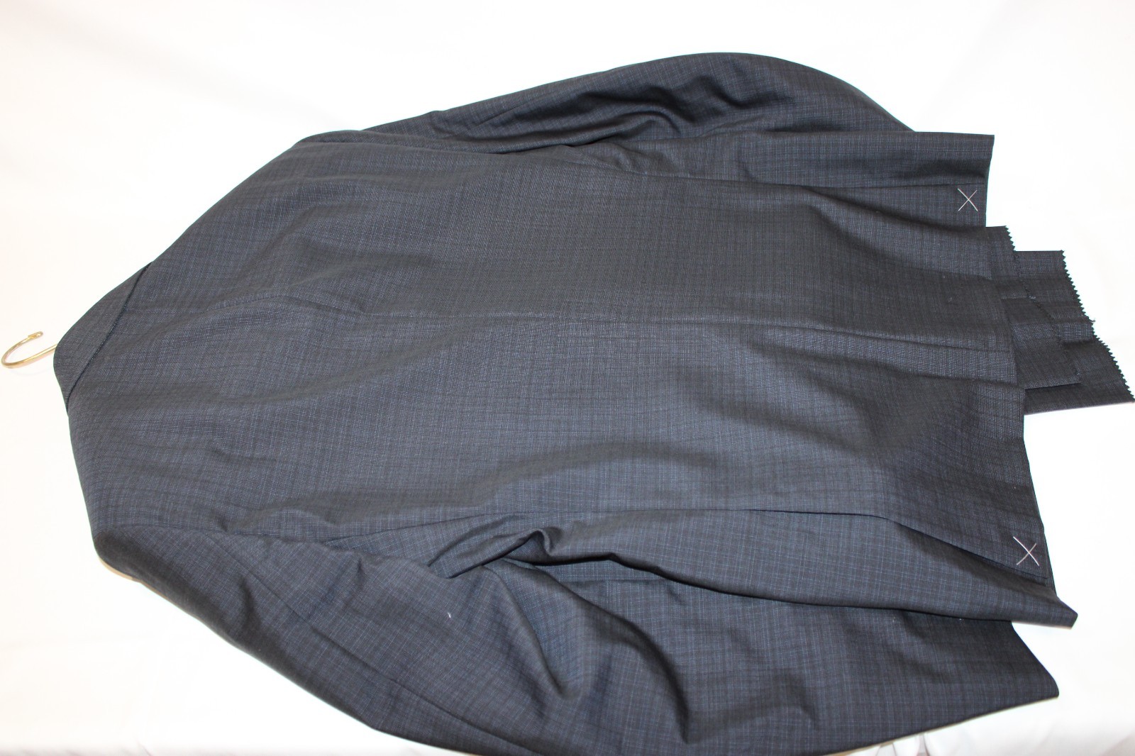 Corneliani Collection Virgin Wool Black Navy Plaid 2-Button Suit Size 42R $2995
