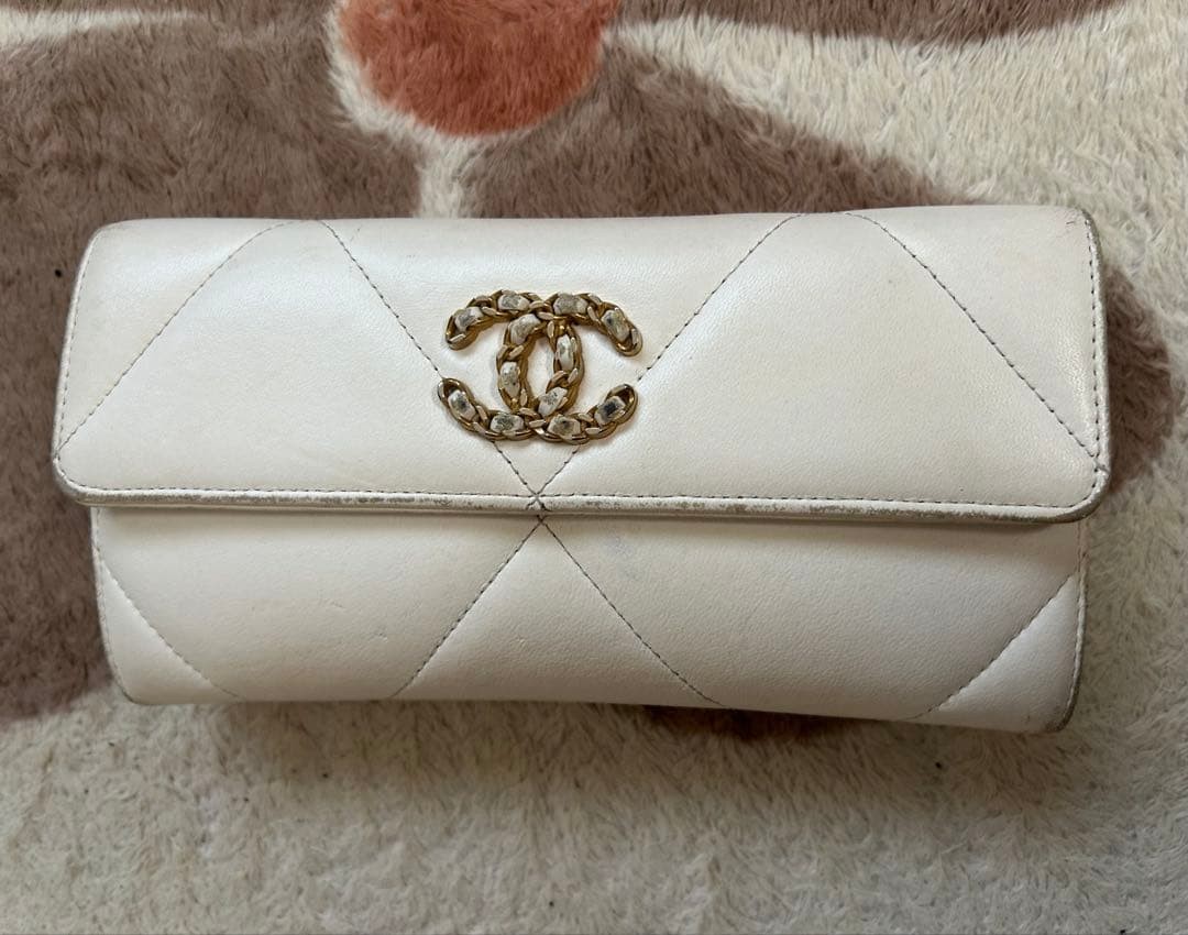 Price Negotiable Chanel Long Wallet White Lambskin White Matelass Coco Mark Warr